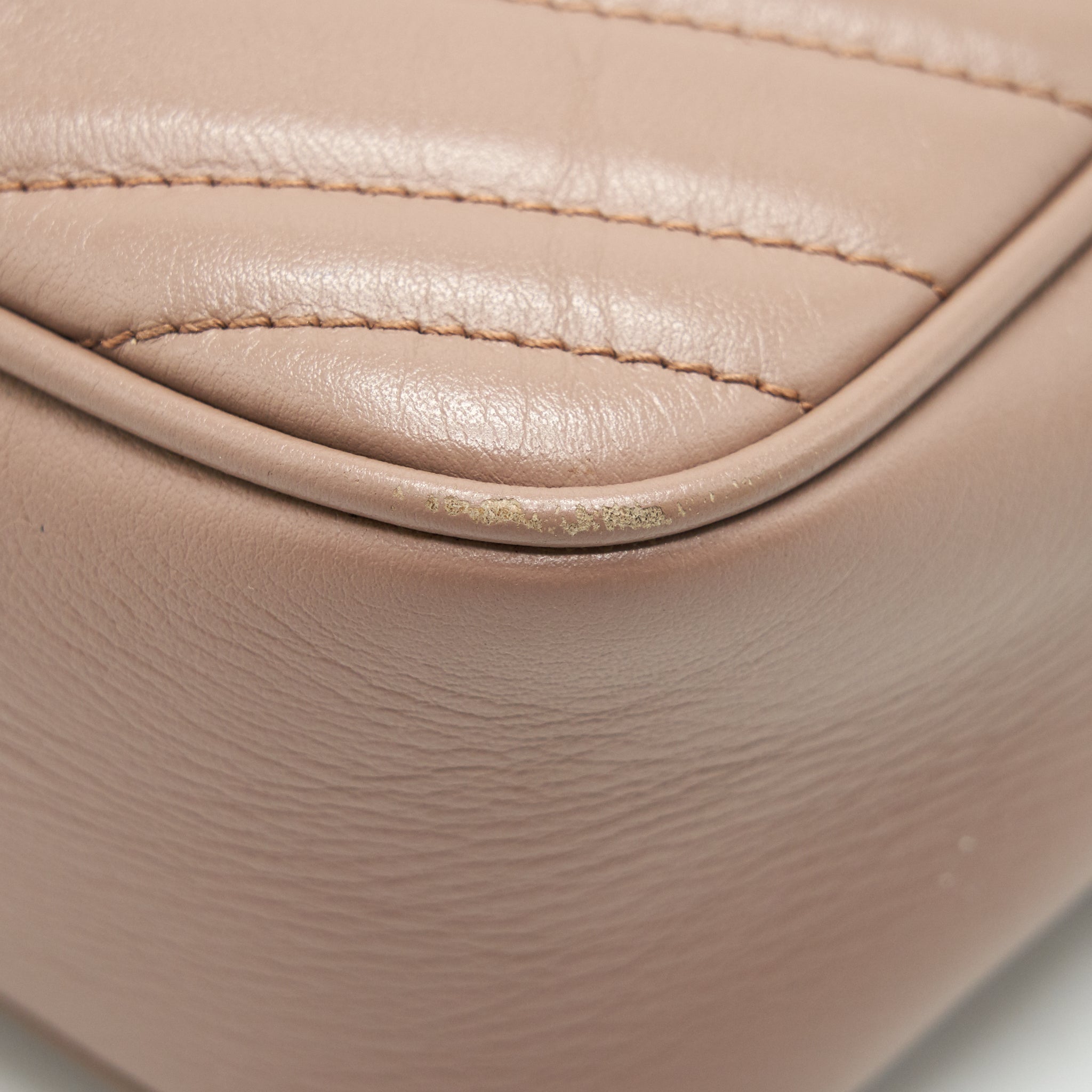 gucci-gg-marmont-small-matelasse-camera-bag-beige-ghw