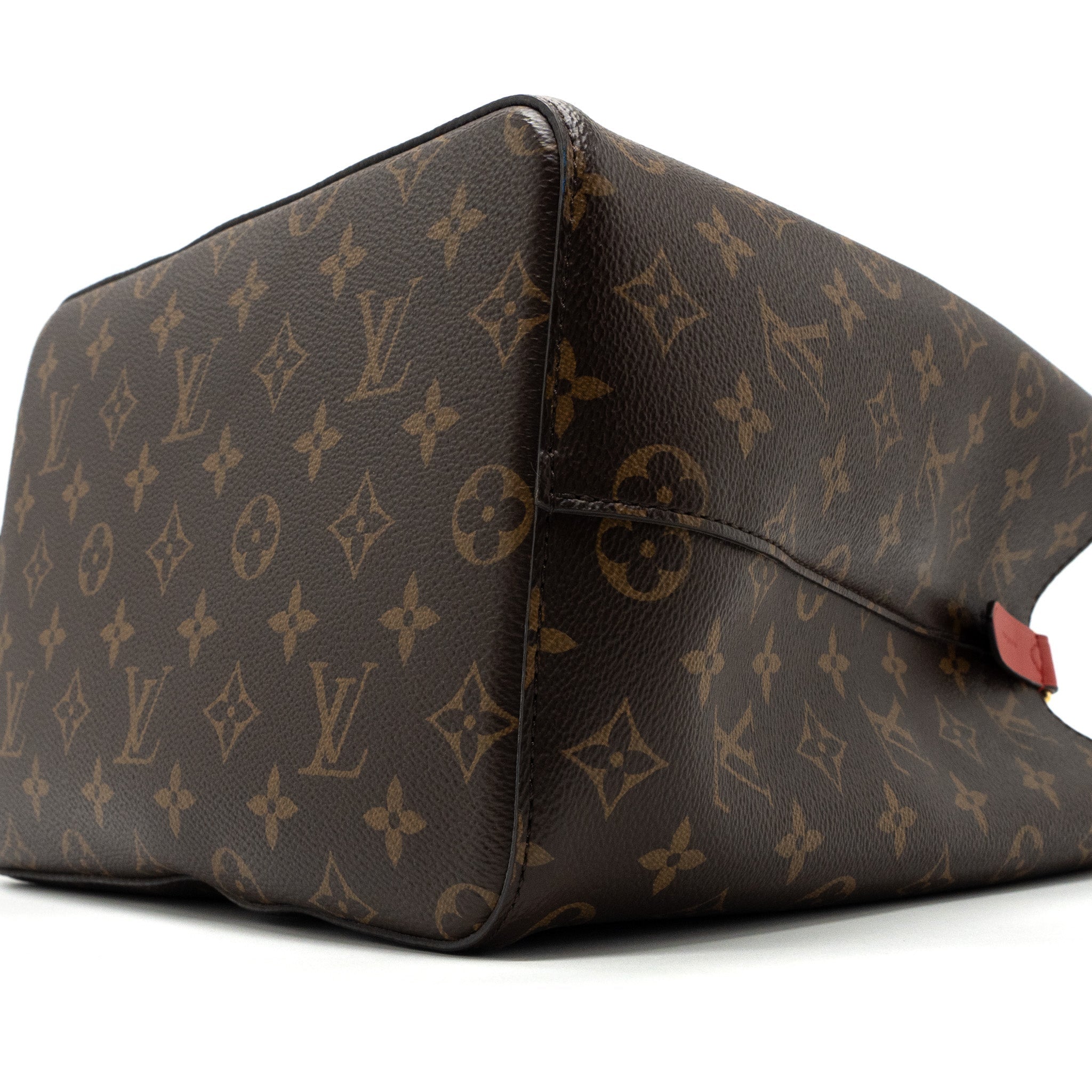 louis-vuitton-neonoe-monogram-canvas-red-ghw