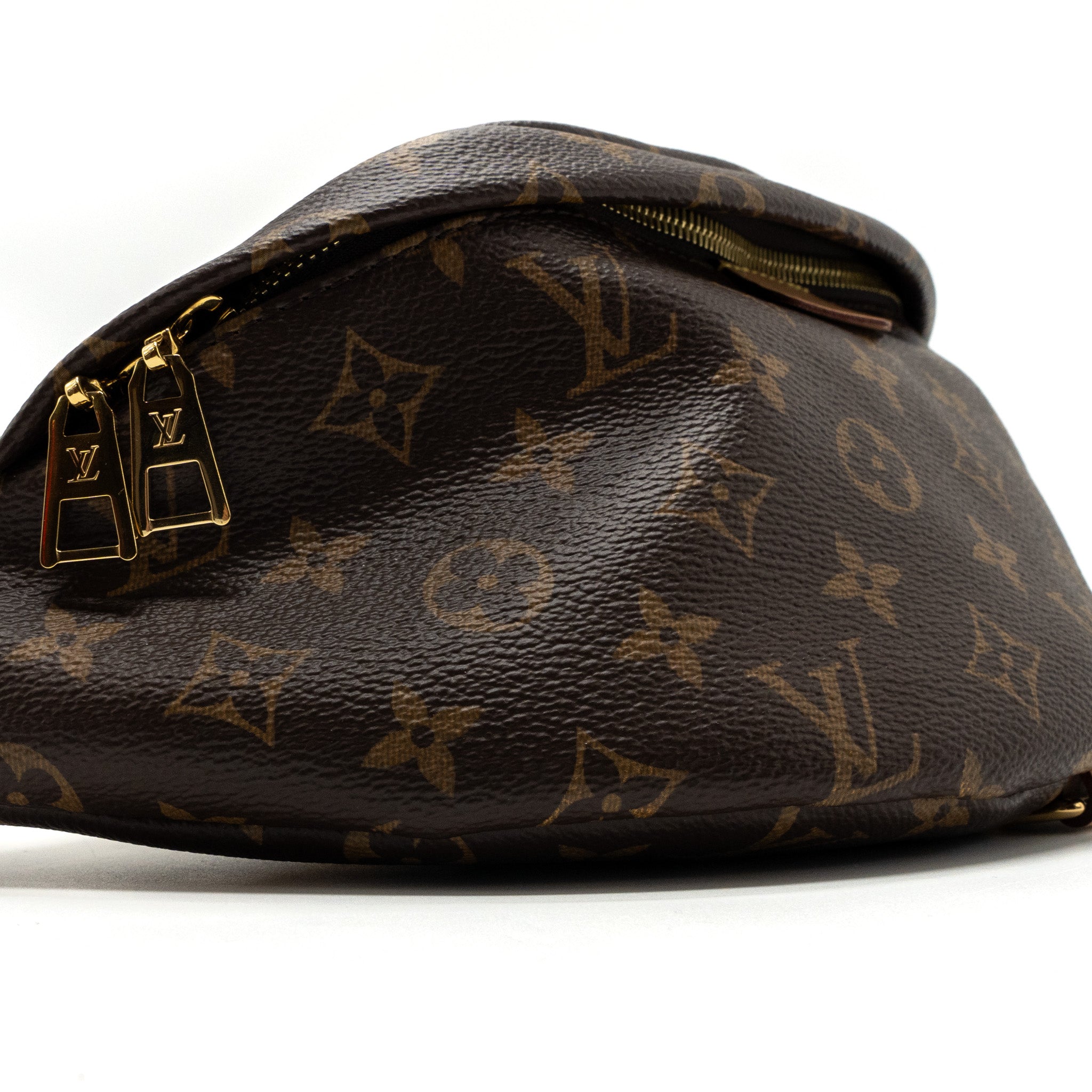 louis-vuitton-bumbag-monogram-canvas-ghw-1