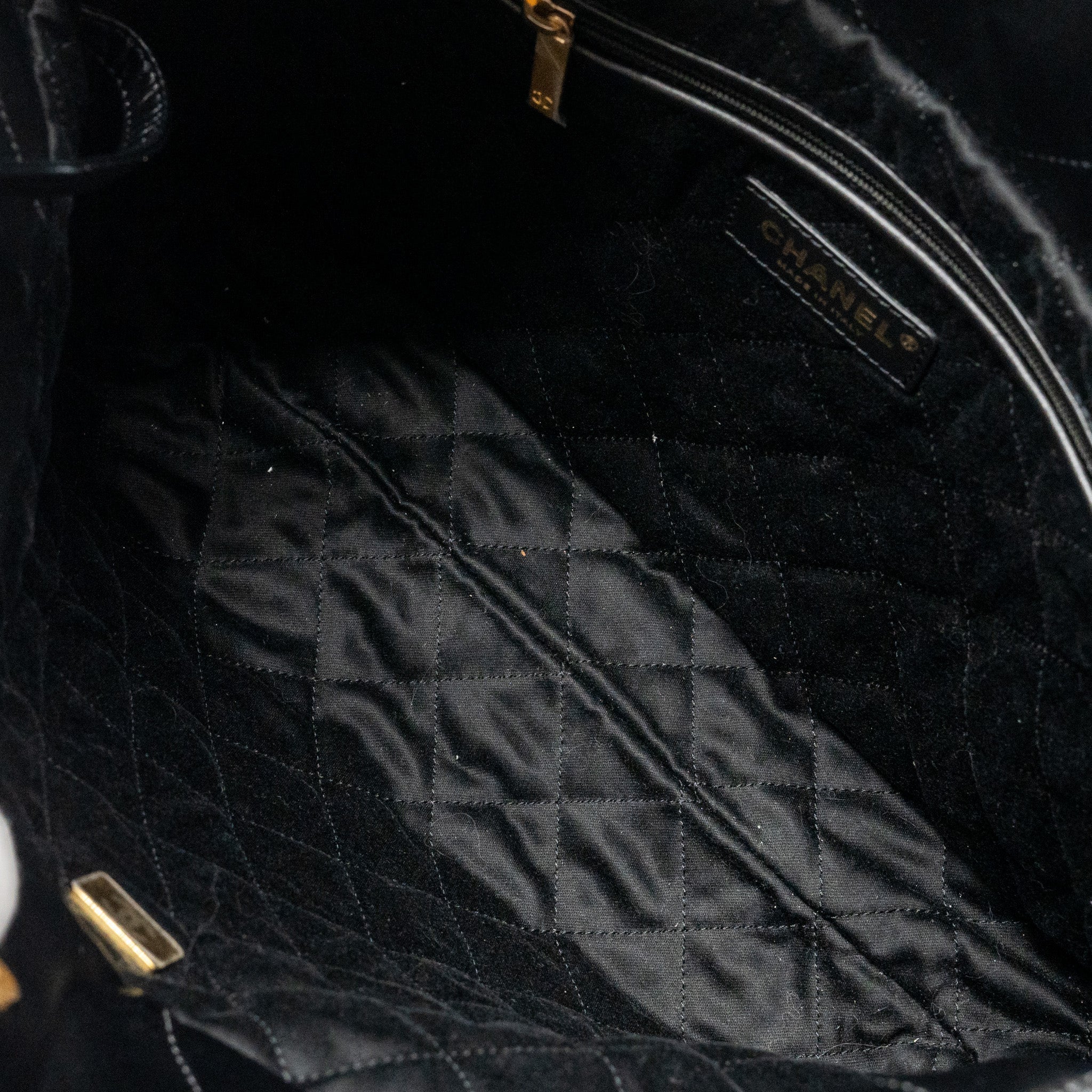 chanel-small-22-bag-shiny-calfskin-black-ghw-microchip-4