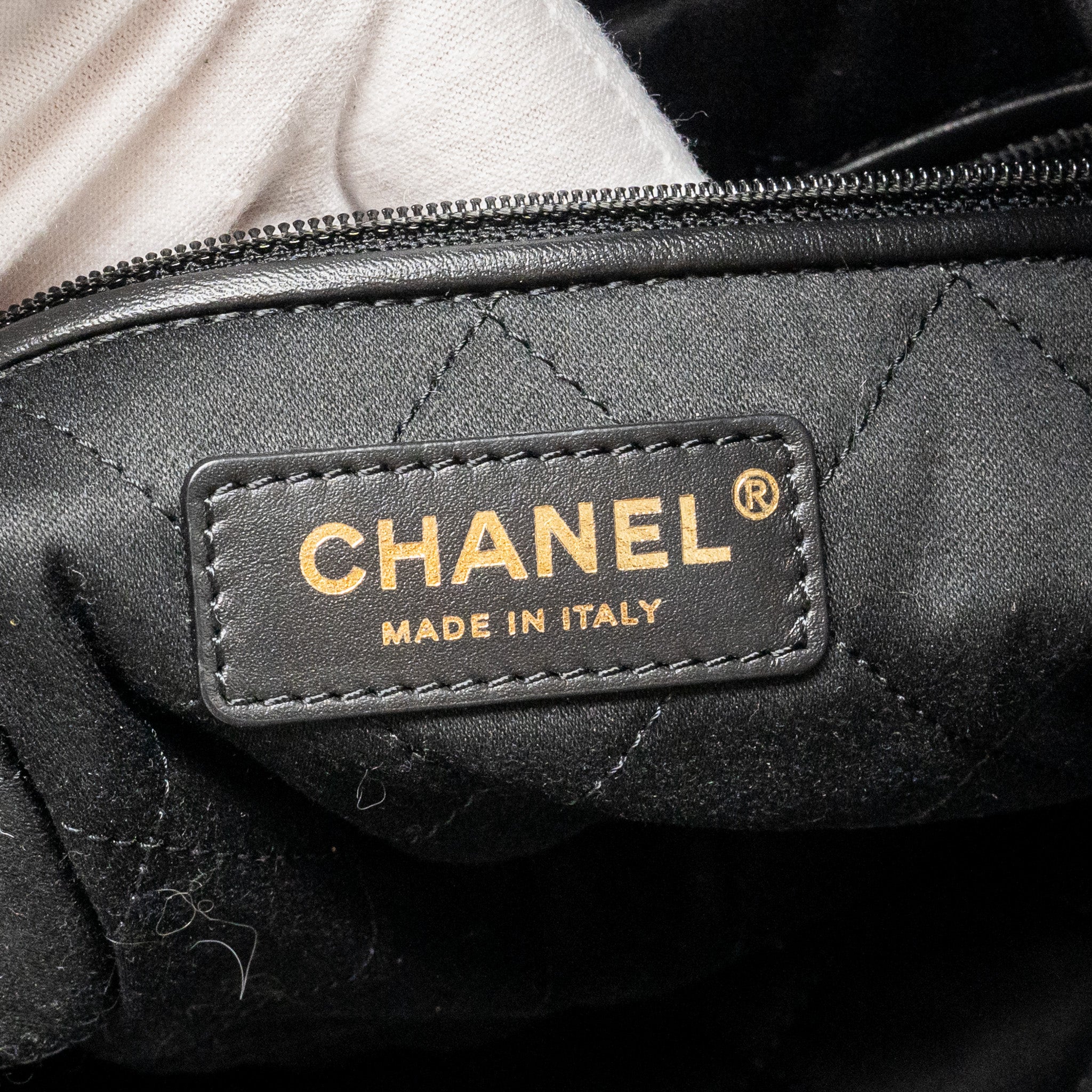 chanel-small-22-bag-shiny-calfskin-black-ghw-microchip-4