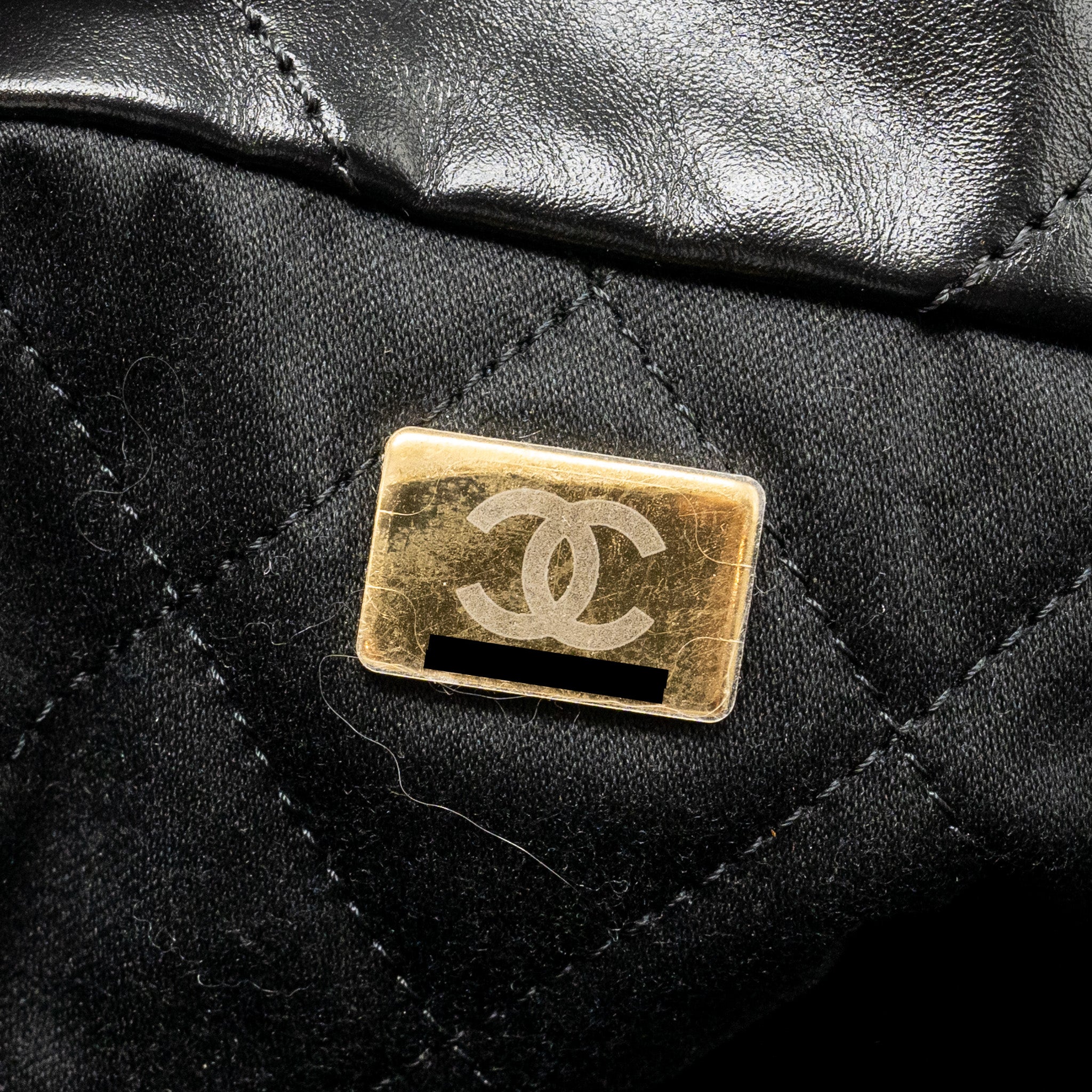 chanel-small-22-bag-shiny-calfskin-black-ghw-microchip-4