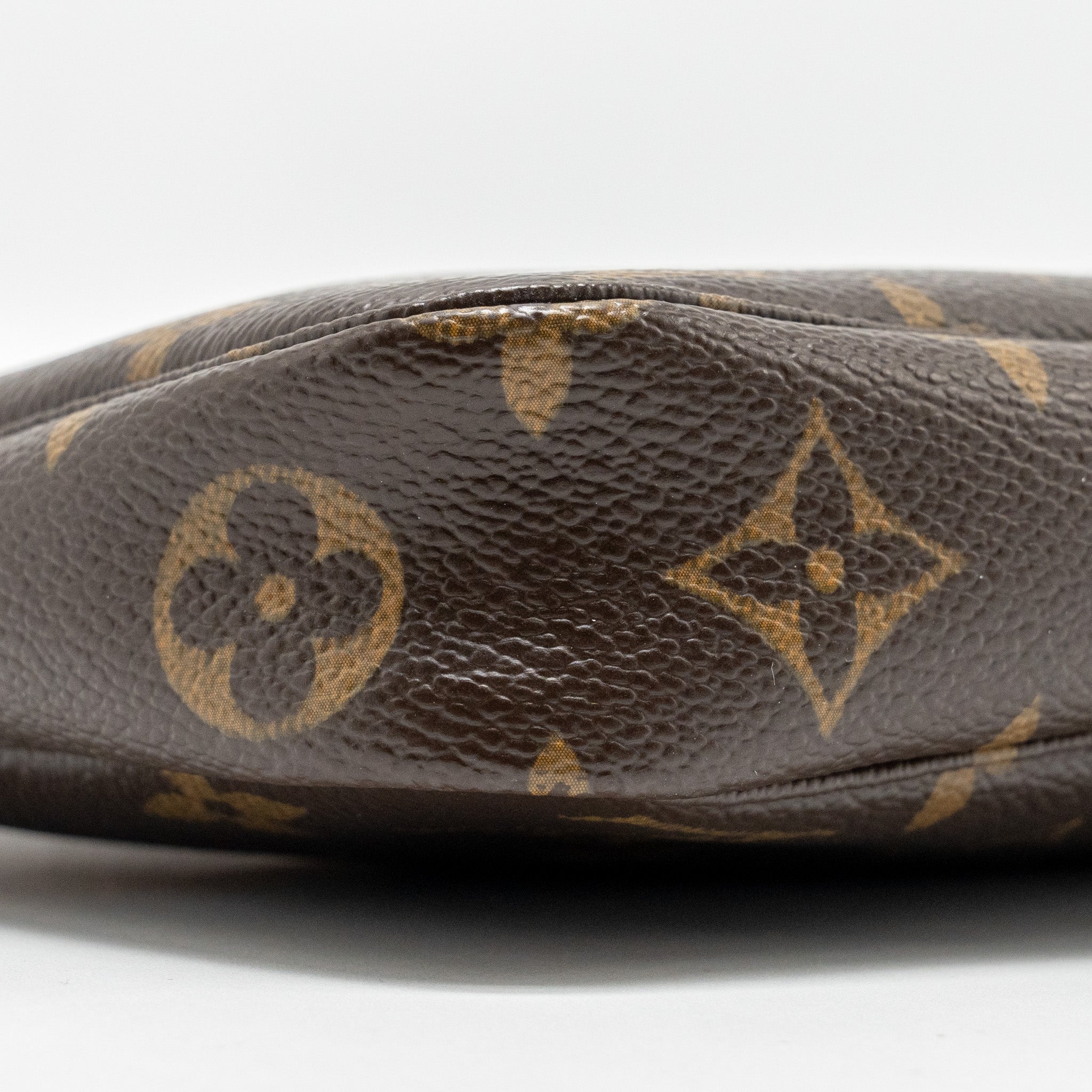 louis-vuitton-pochette-accessories-monogram-canvas-ghw-9