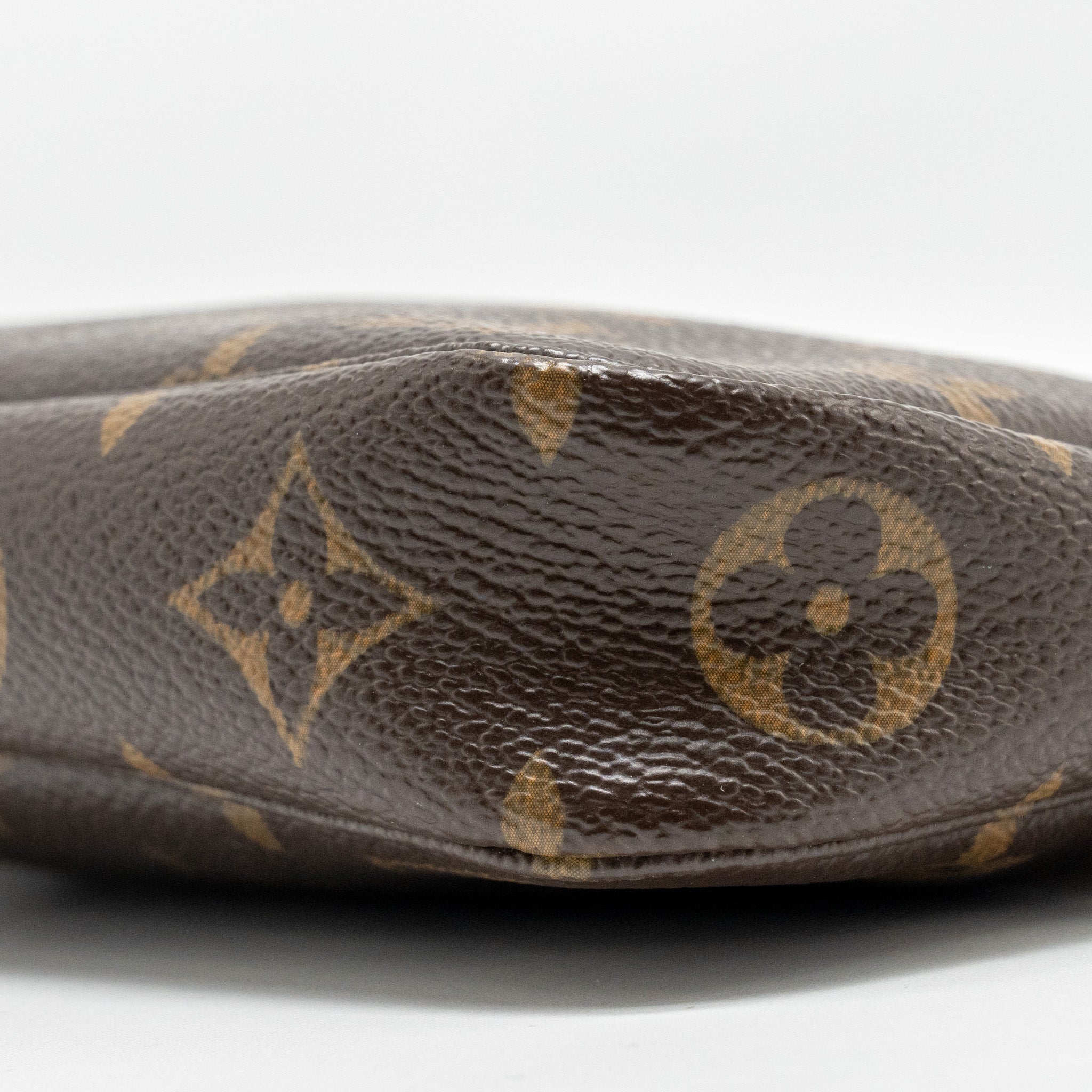 louis-vuitton-pochette-accessories-monogram-canvas-ghw-9
