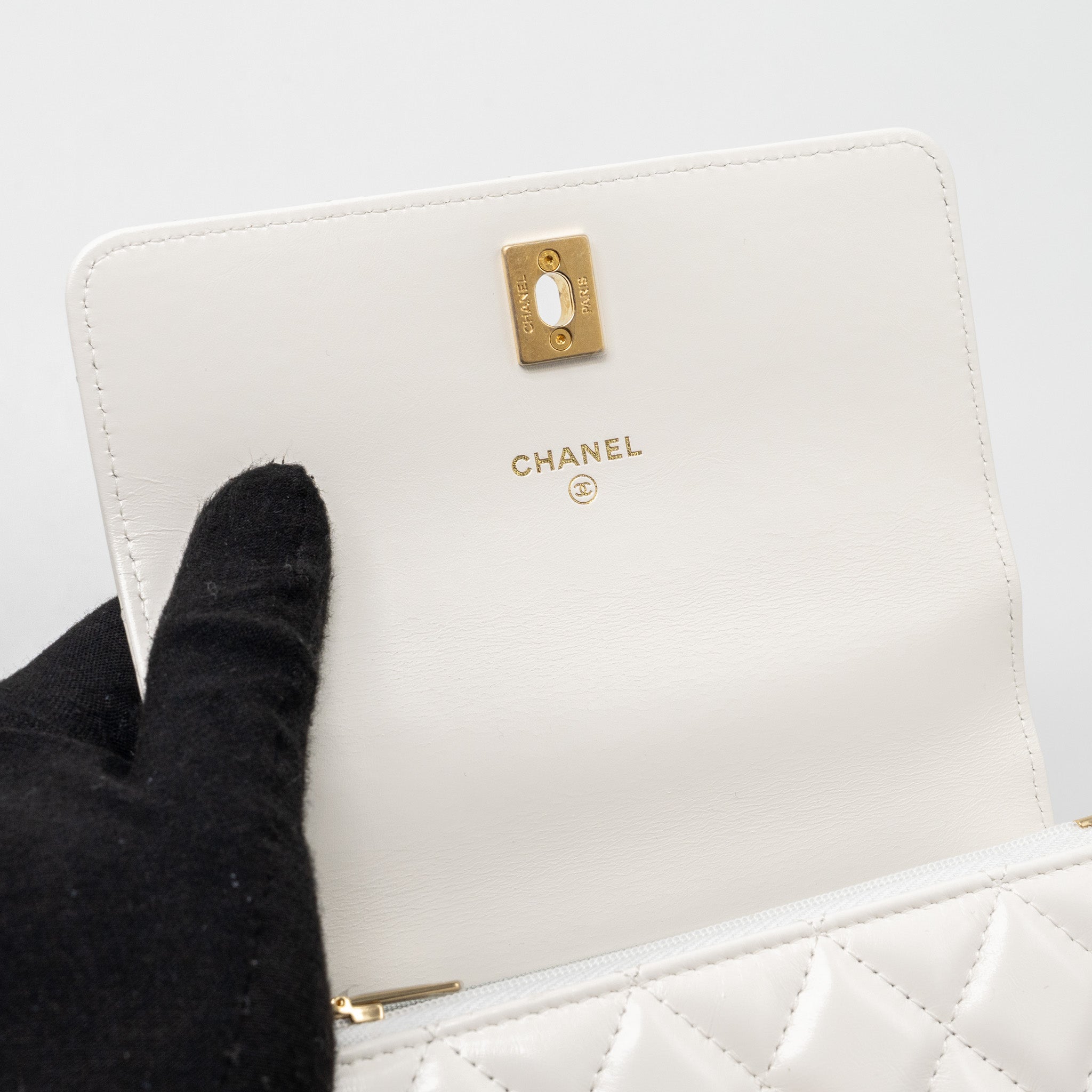 chanel-23p-rainbow-letter-handle-mini-wallet-on-chain-calfskin-white-ghwmicrochip