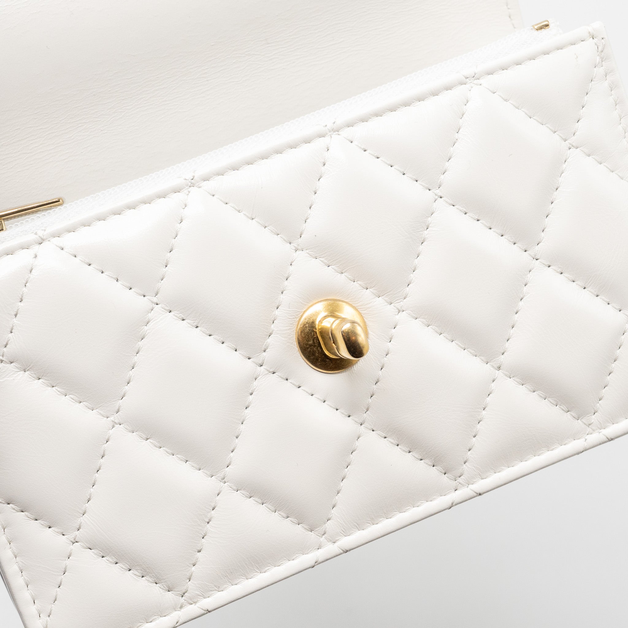 chanel-23p-rainbow-letter-handle-mini-wallet-on-chain-calfskin-white-ghwmicrochip