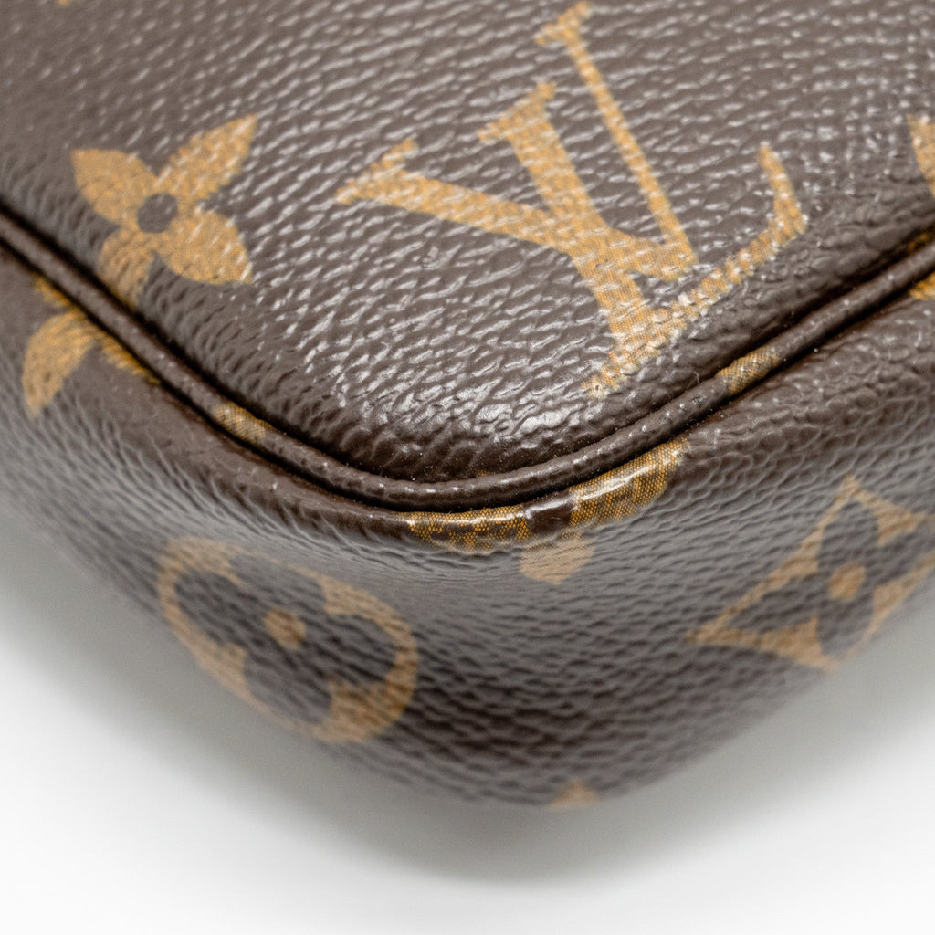 louis-vuitton-pochette-accessories-monogram-canvas-ghw-9