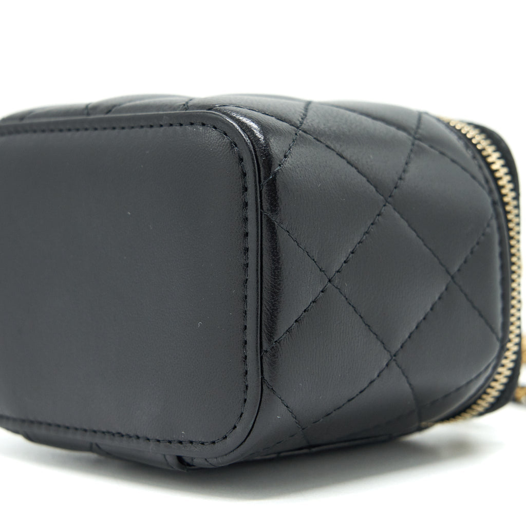 chanel-lambskin-small-handle-vanity-with-chain-black-ghw