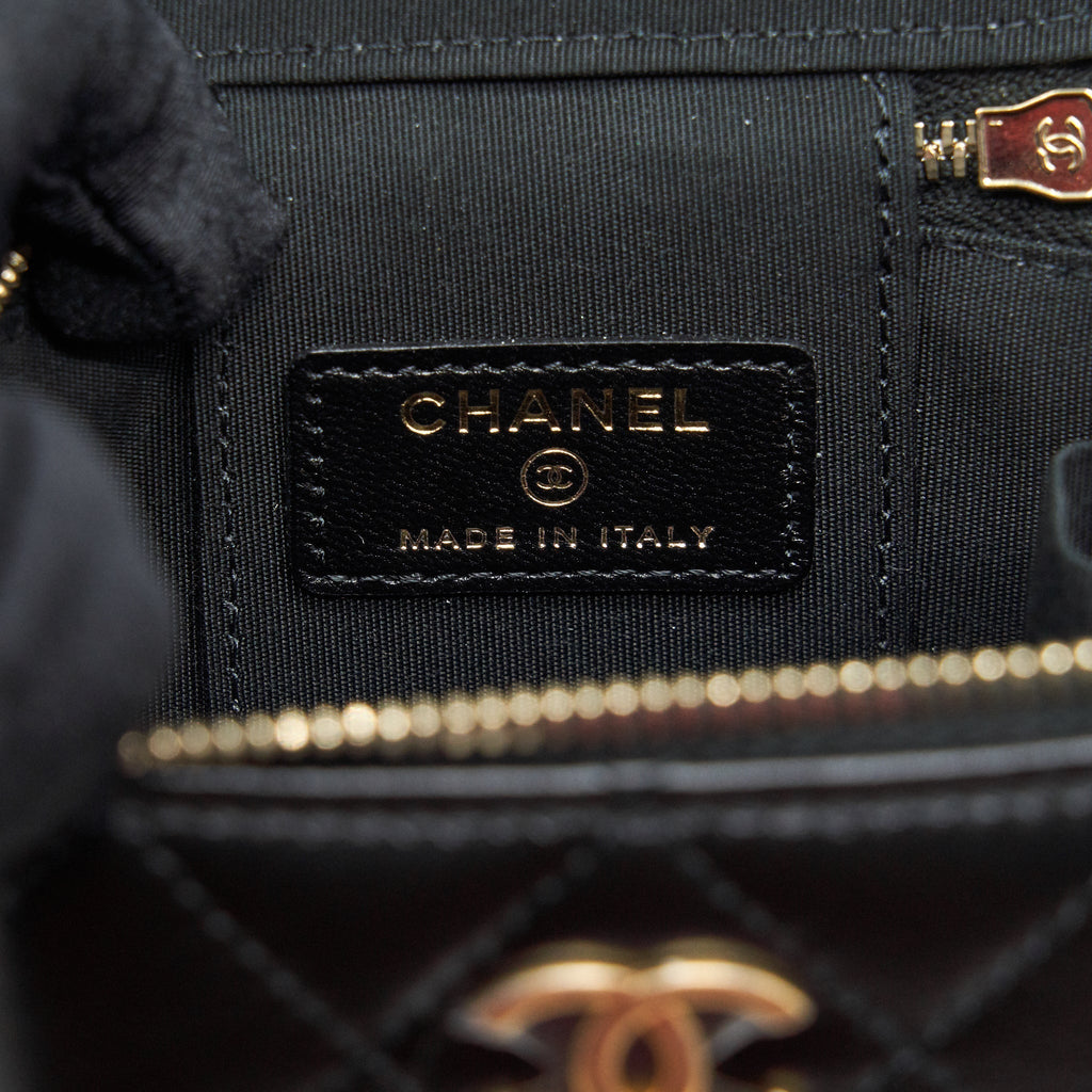 chanel-lambskin-small-handle-vanity-with-chain-black-ghw