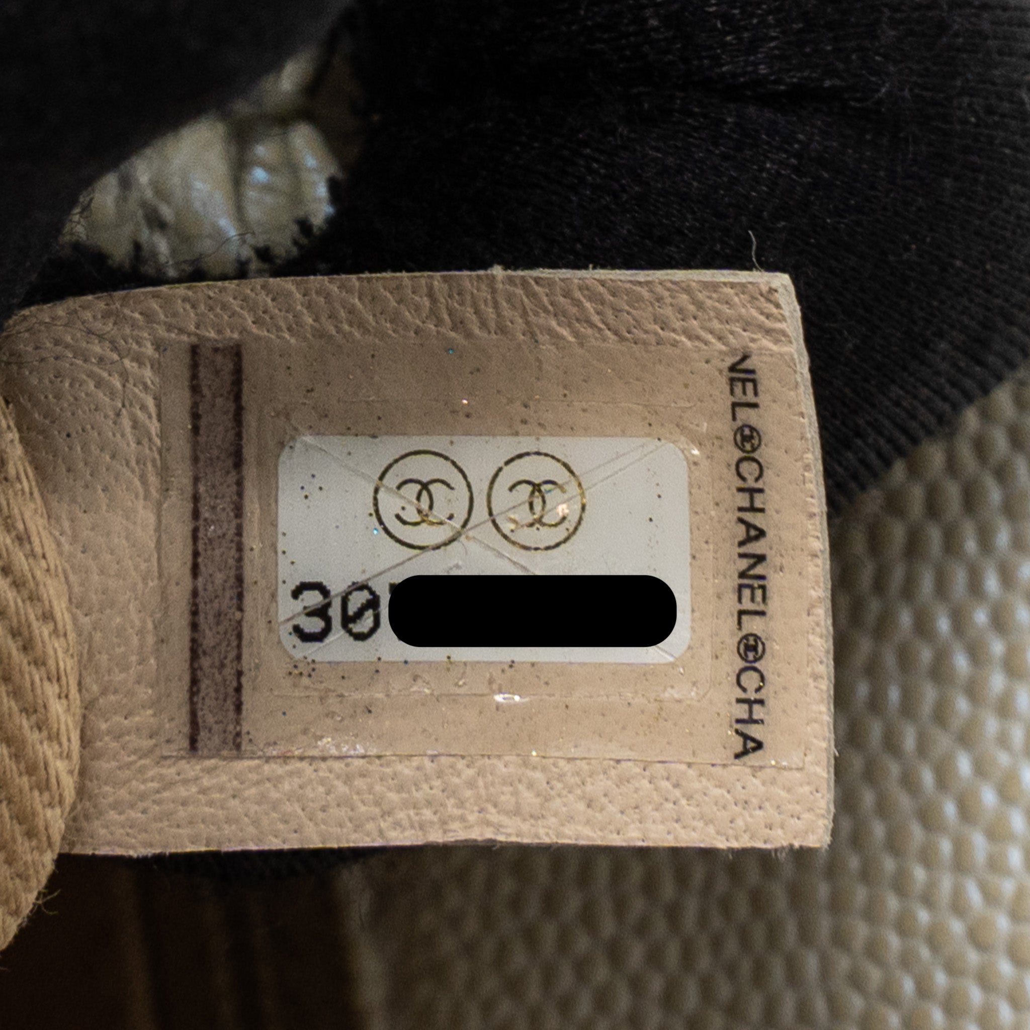 chanel-mini-coco-handle-caviar-iridescent-white-lghw