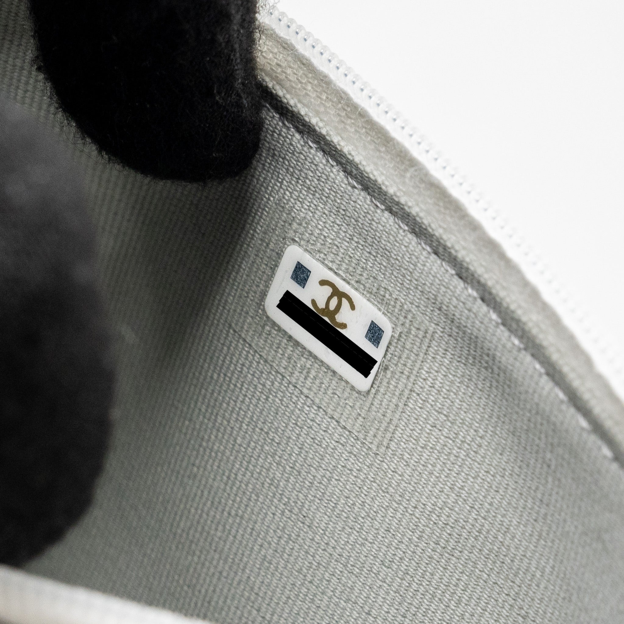 chanel-23p-rainbow-letter-handle-mini-wallet-on-chain-calfskin-white-ghwmicrochip