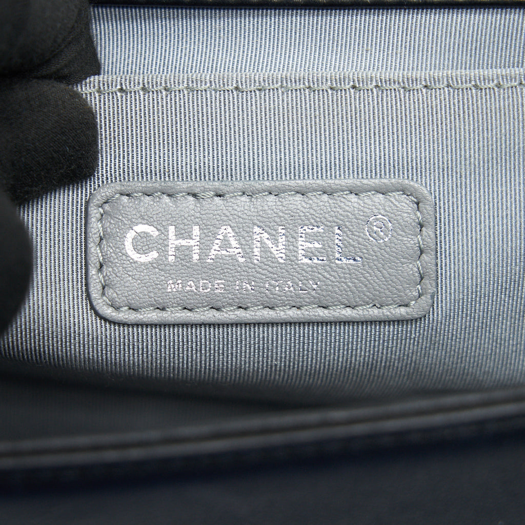 chanel-medium-boy-chanel-handbag-black-ruthenium-hardware