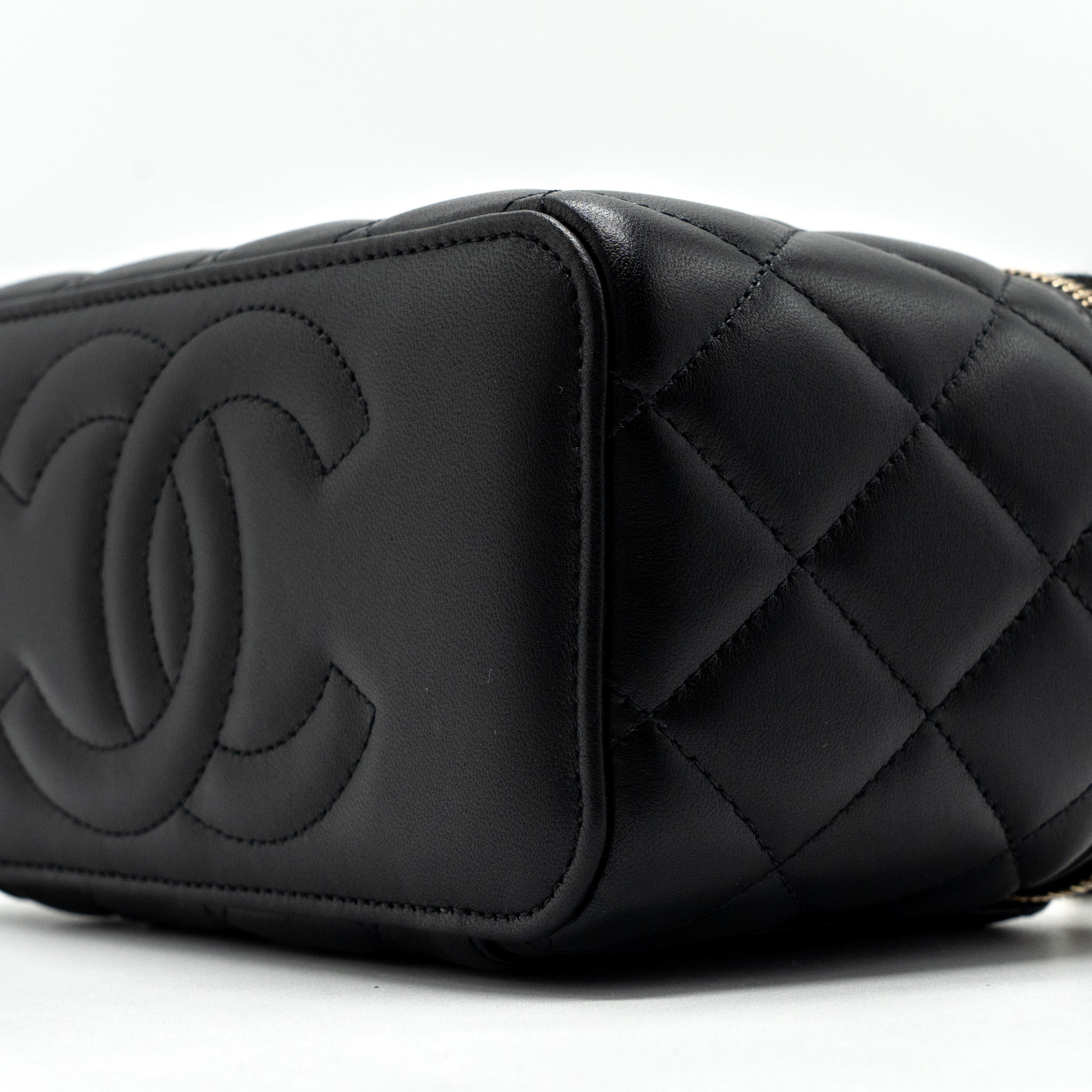 chanel-top-handle-long-vanity-with-chain-lambskin-black-lghwmicrochip