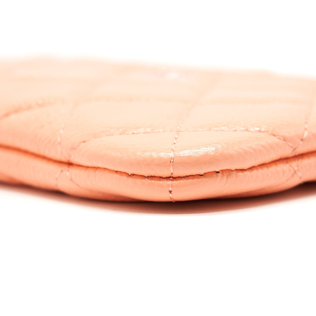 chanel-mini-ocase-zip-pouch-in-coral-caviar
