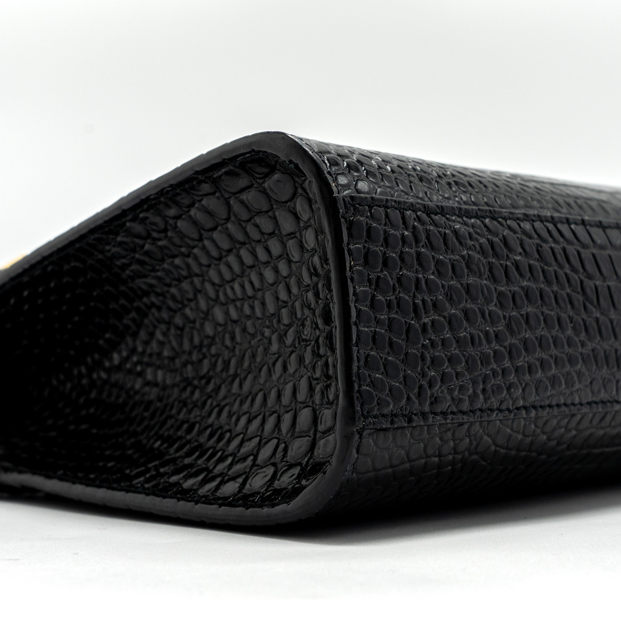 saint-laurent-manhattan-shoulder-bag-croco-embossed-calfskin-leather-black-ghw