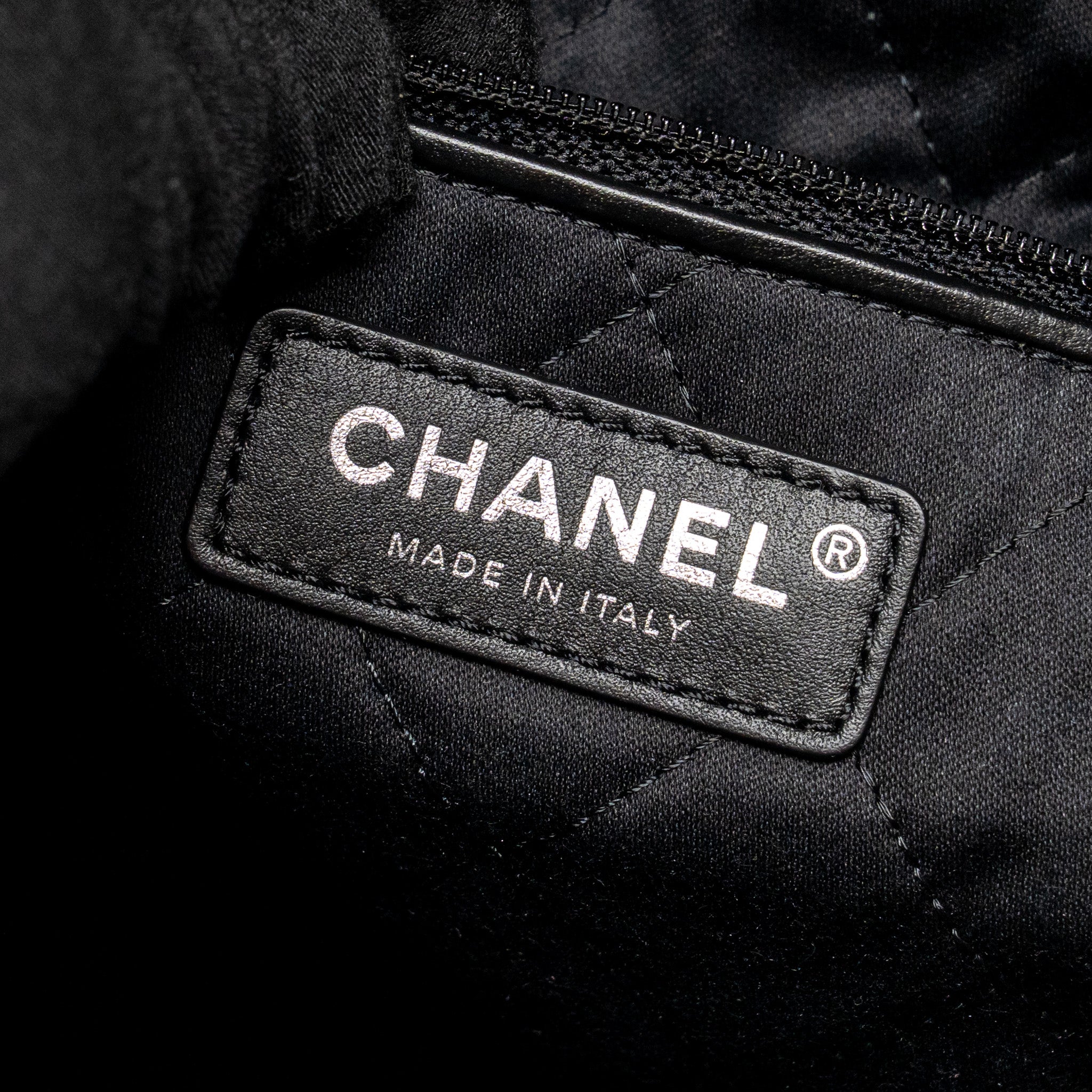 chanel-small-22-shiny-calfskin-black-shw-microchip