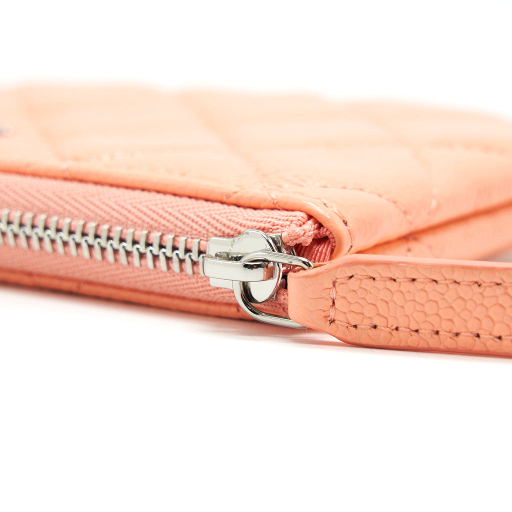 chanel-mini-ocase-zip-pouch-in-coral-caviar