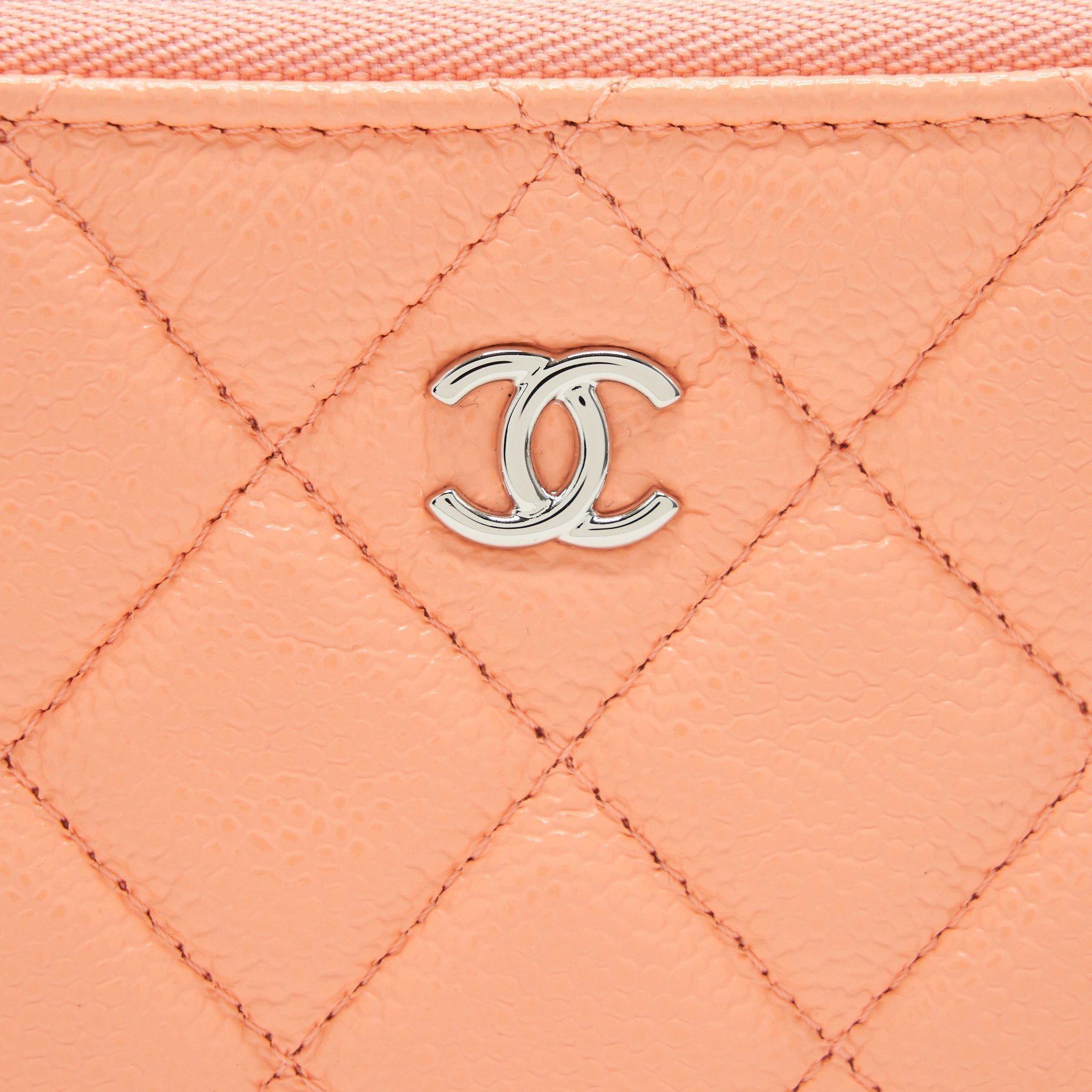 chanel-mini-ocase-zip-pouch-in-coral-caviar