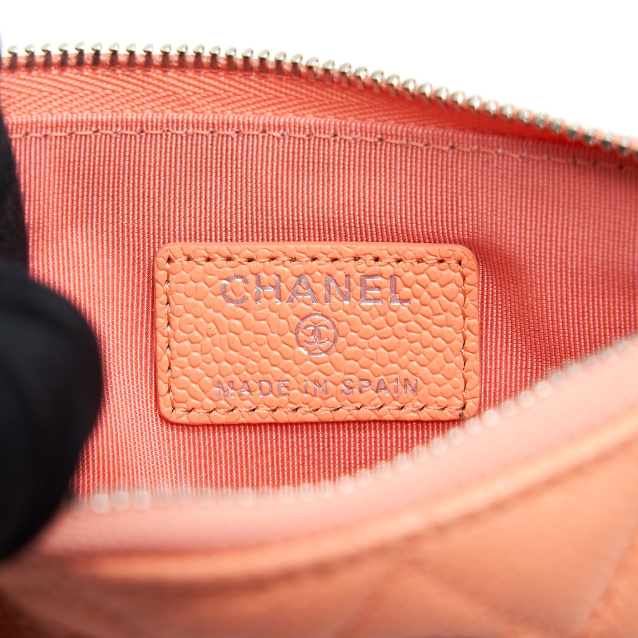 chanel-mini-ocase-zip-pouch-in-coral-caviar