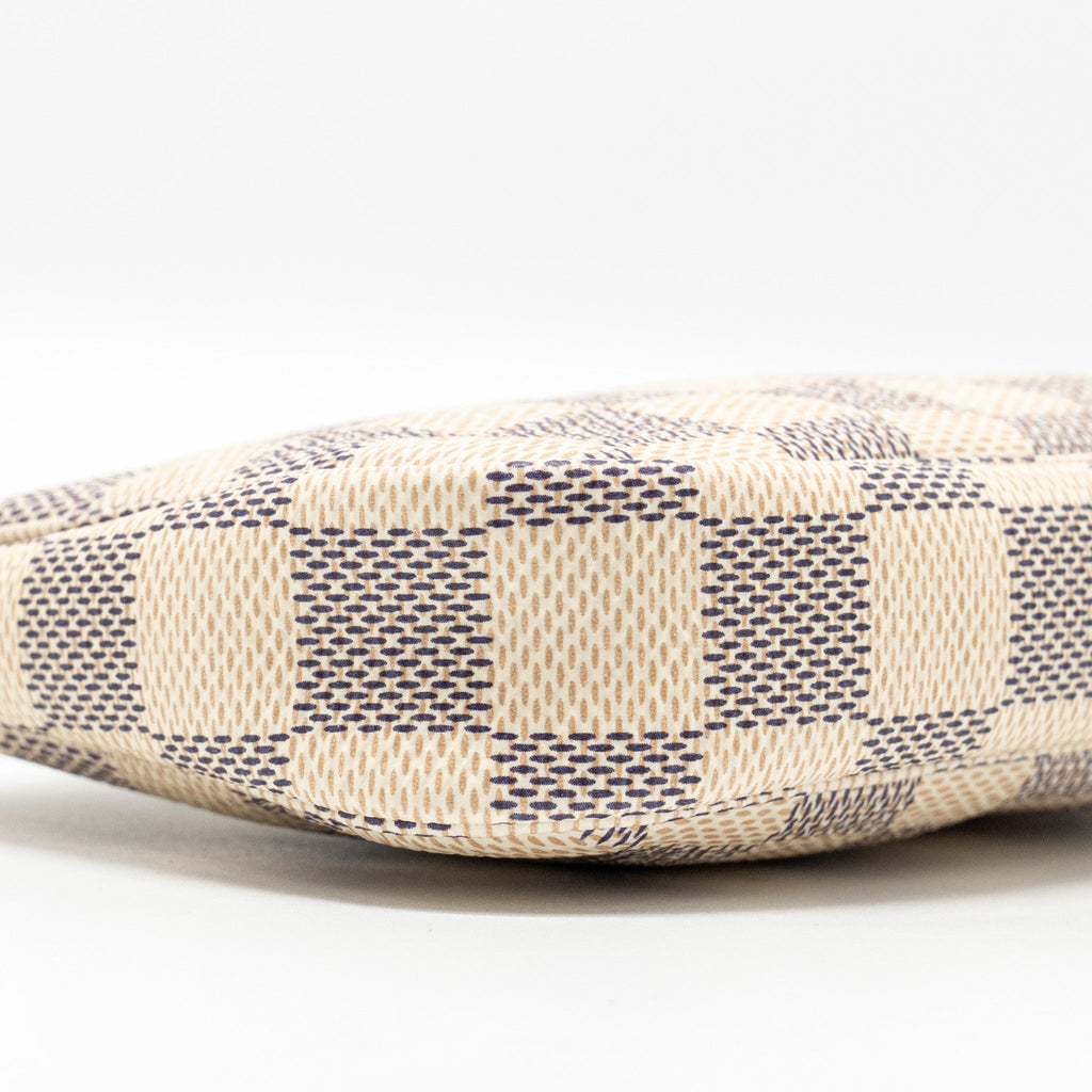 louis-vuitton-mini-pochette-accessories-damier-azur-canvas-ghw