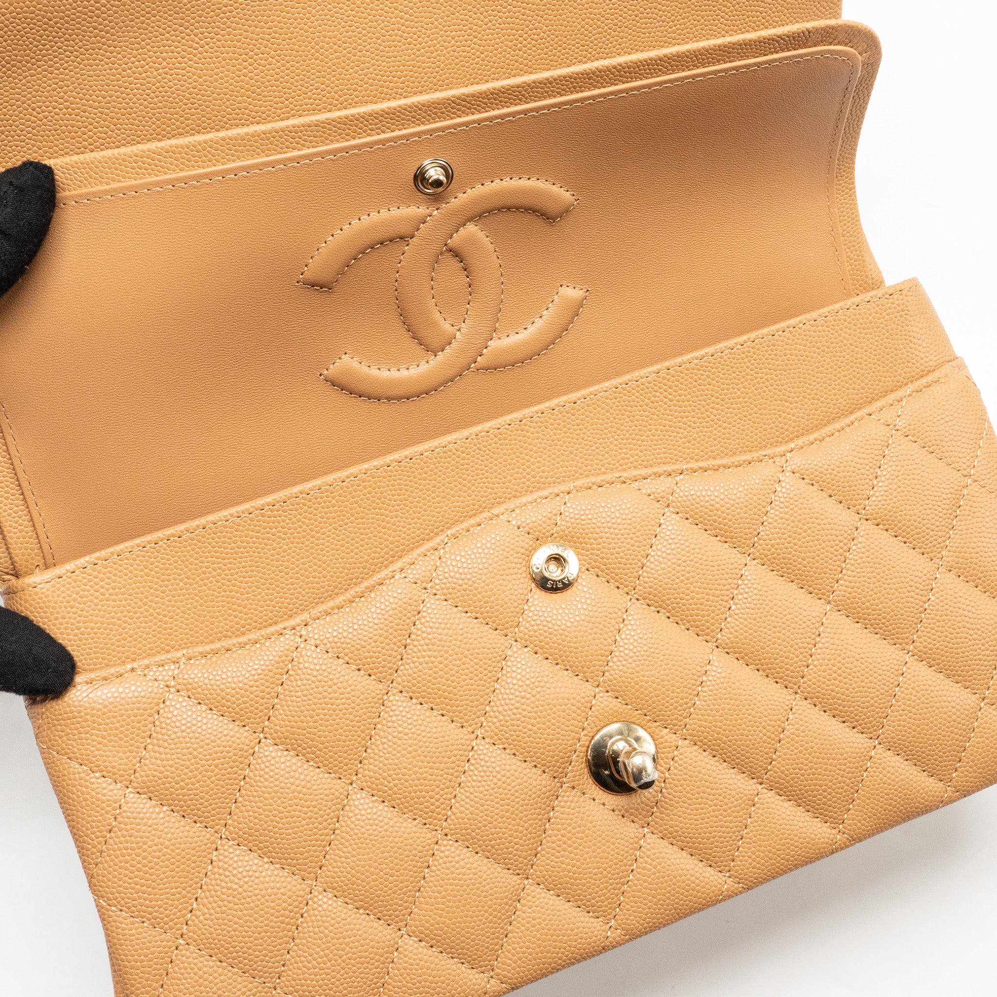 chanel-medium-classic-double-flap-bag-caviar-caramel-lghwmicrochip-1