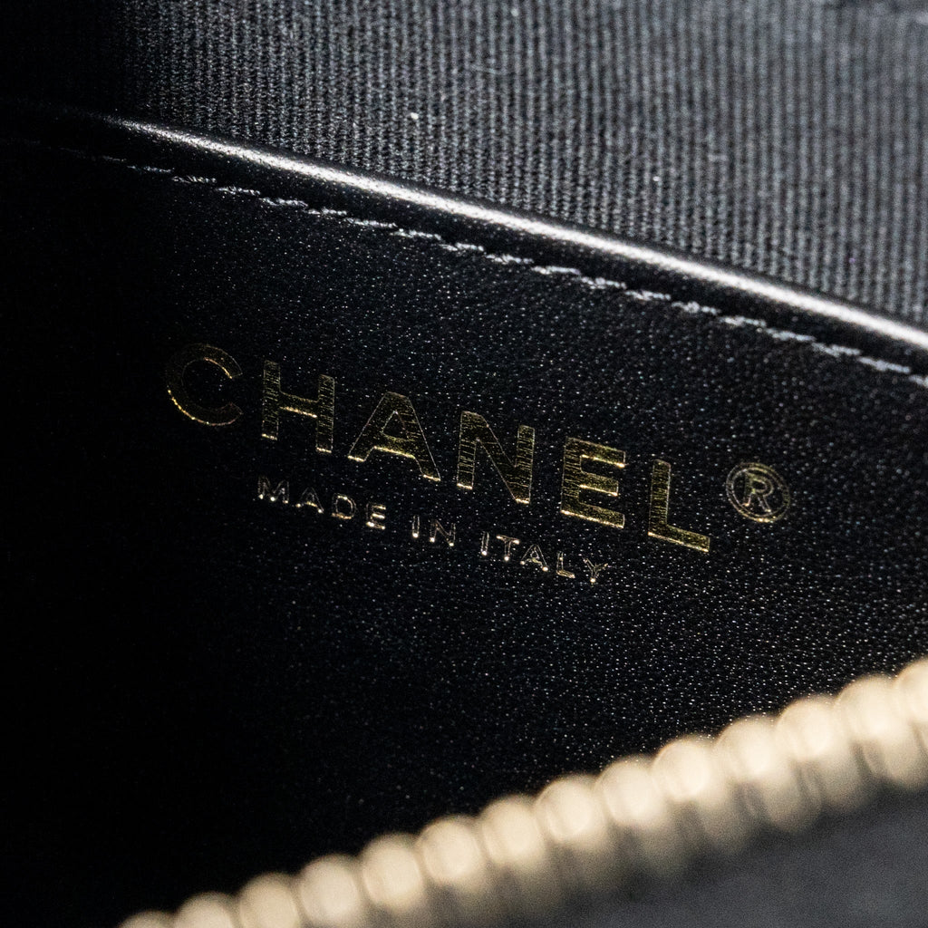 chanel-23k-19-hobo-bag-calfskin-black-ghwmicrochip