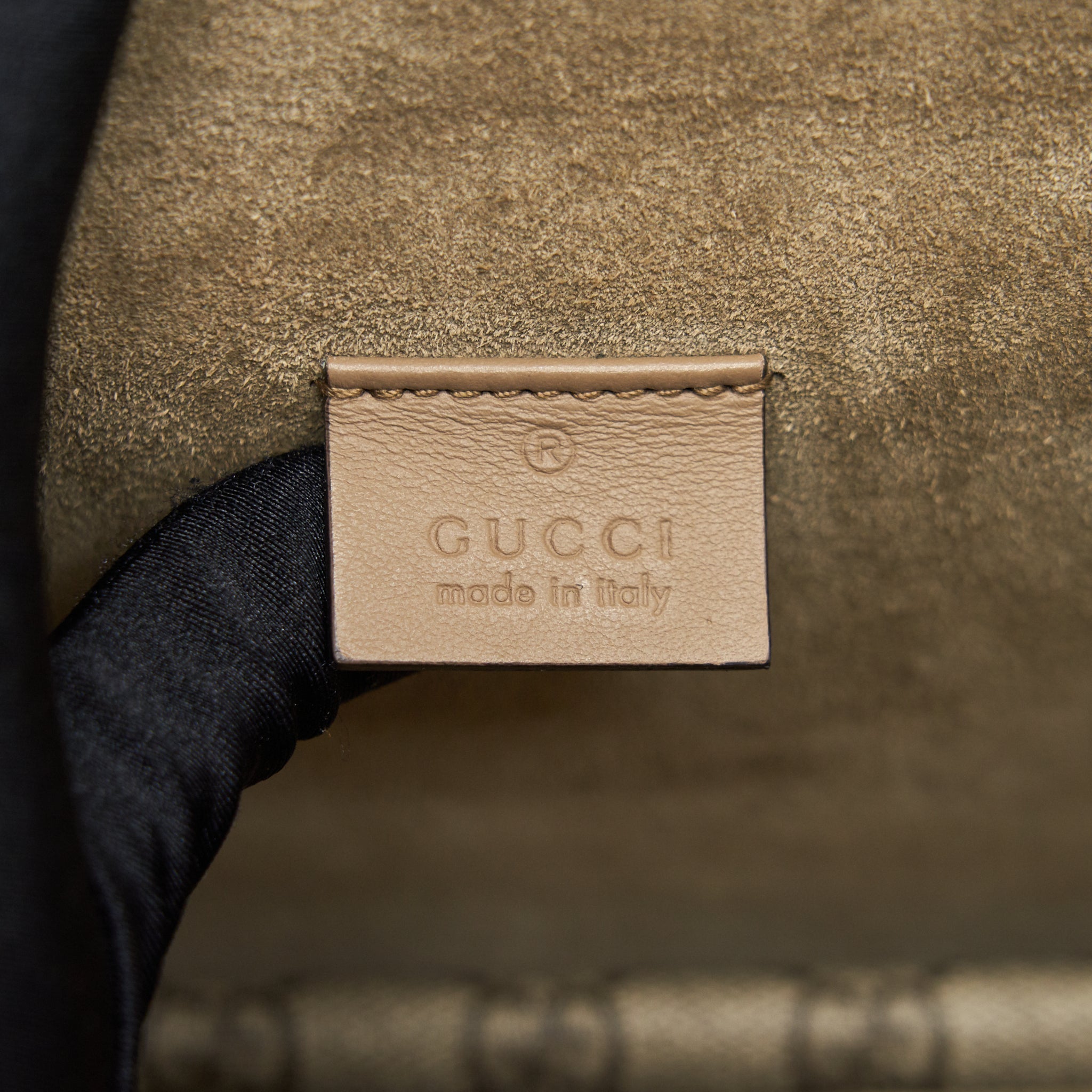 gucci-small-dionysus-bag-in-beige-1