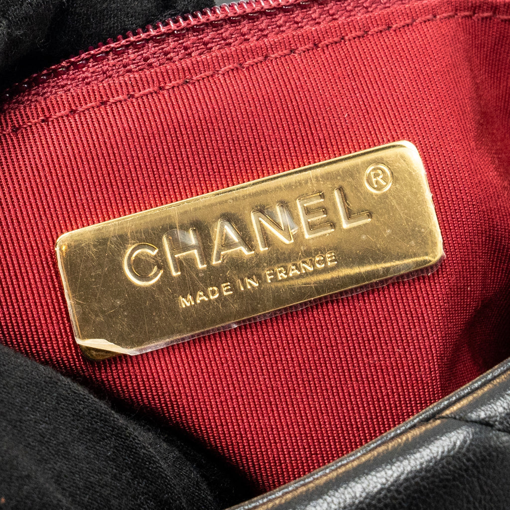 chanel-small-19-bag-lambskin-black-multicolor-hardware