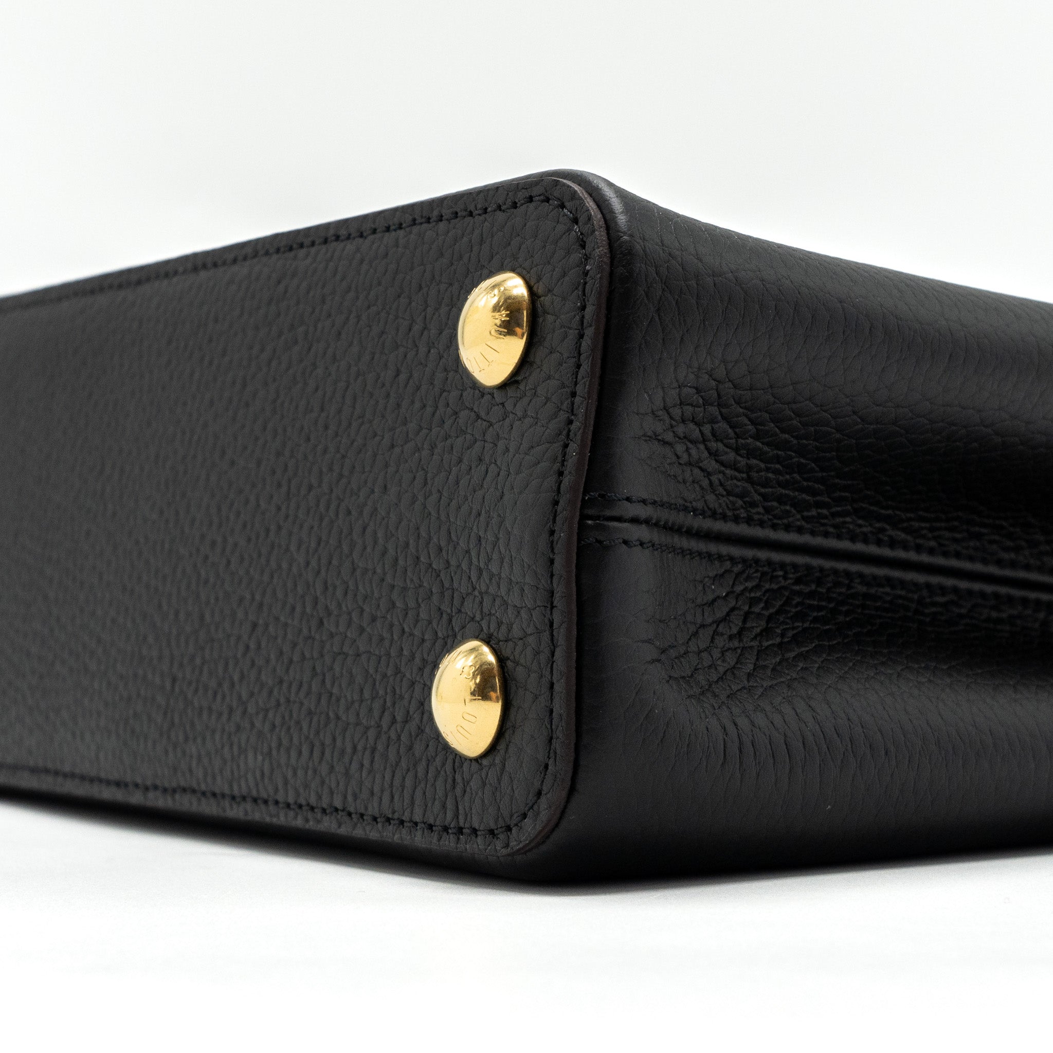 louis-vuitton-capucines-bb-taurillon-black-ghwnew-version