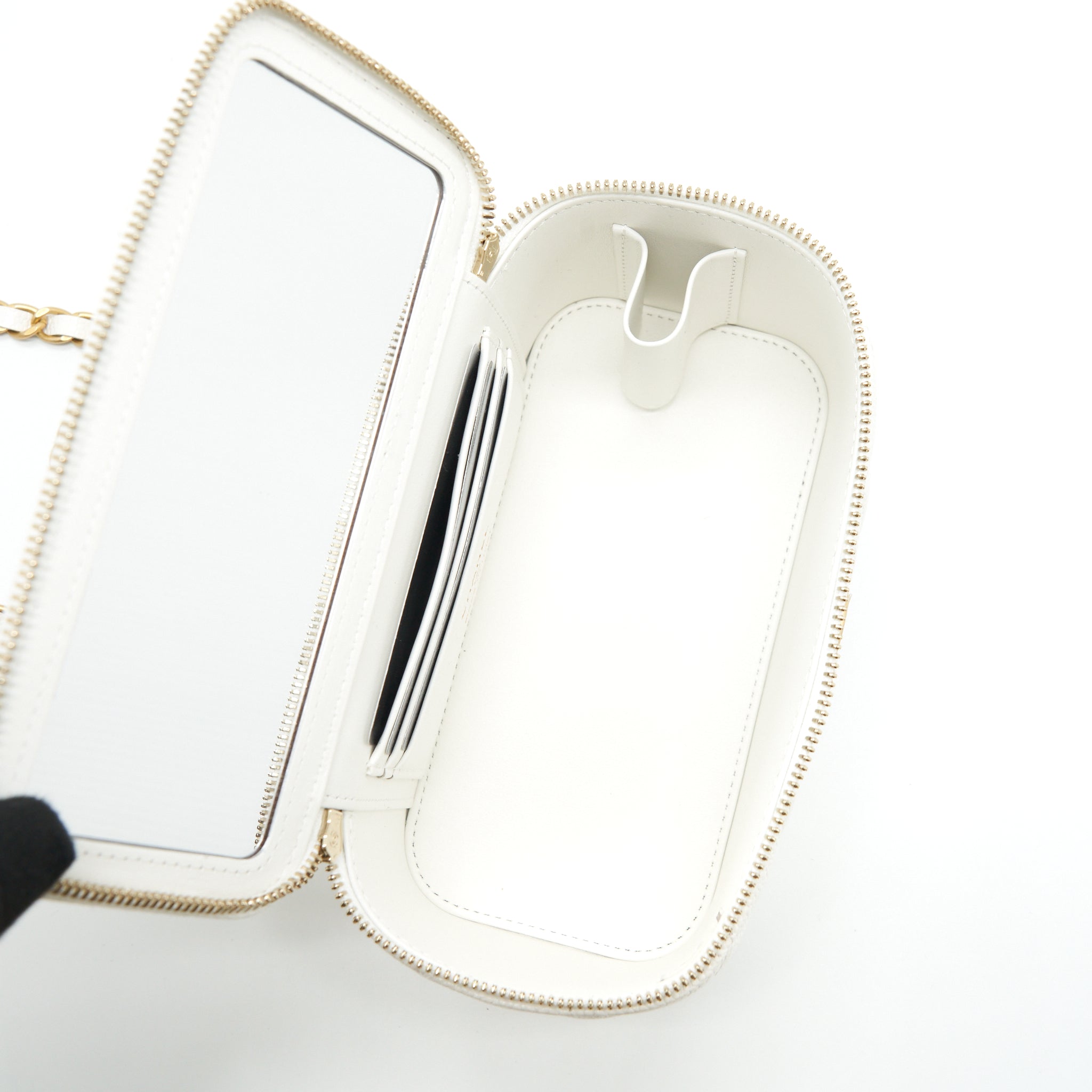 chanel-22s-logo-top-handle-long-vanity-caviar-white-ghw