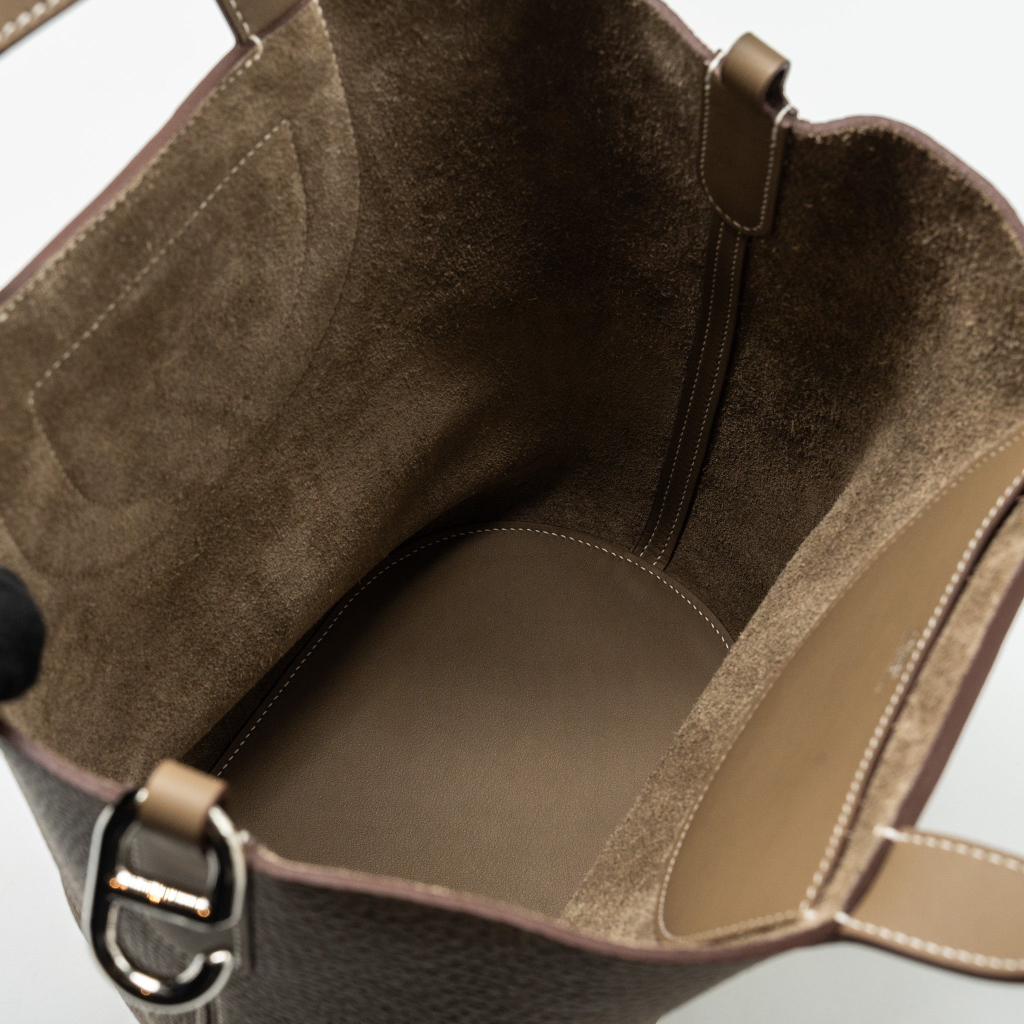 hermes-in-the-loop-23-clemence-etoupe-shw-stamp-b