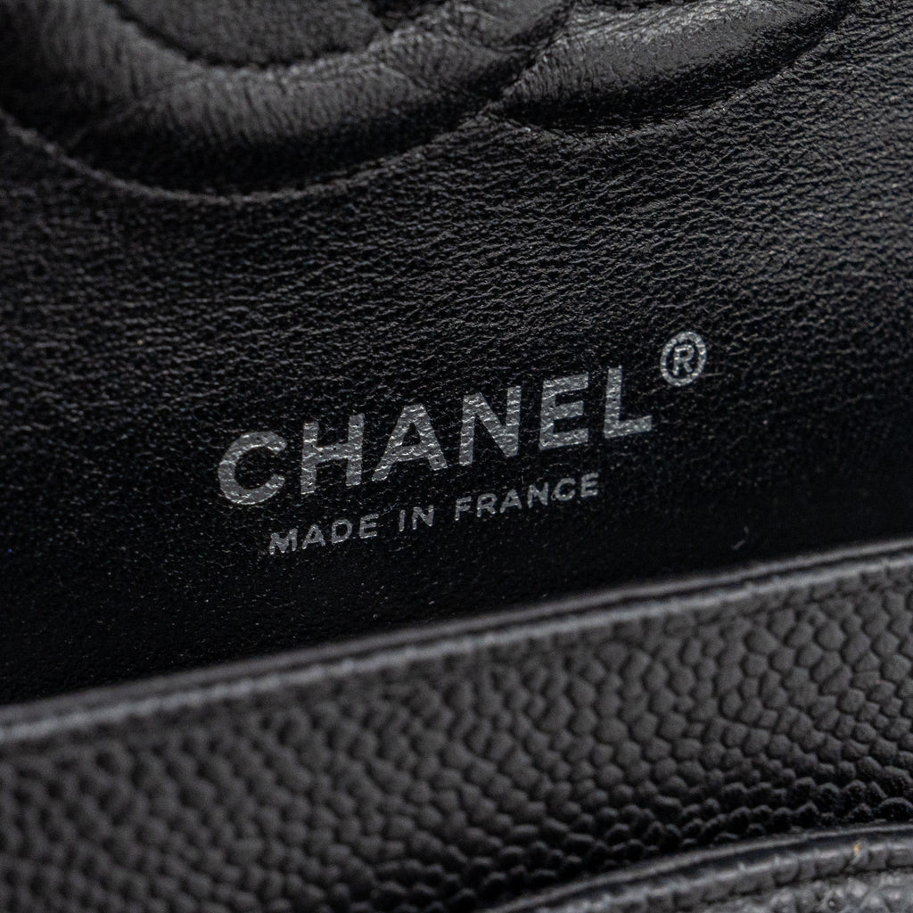 chanel-medium-classic-double-flap-bag-caviar-black-shw-4