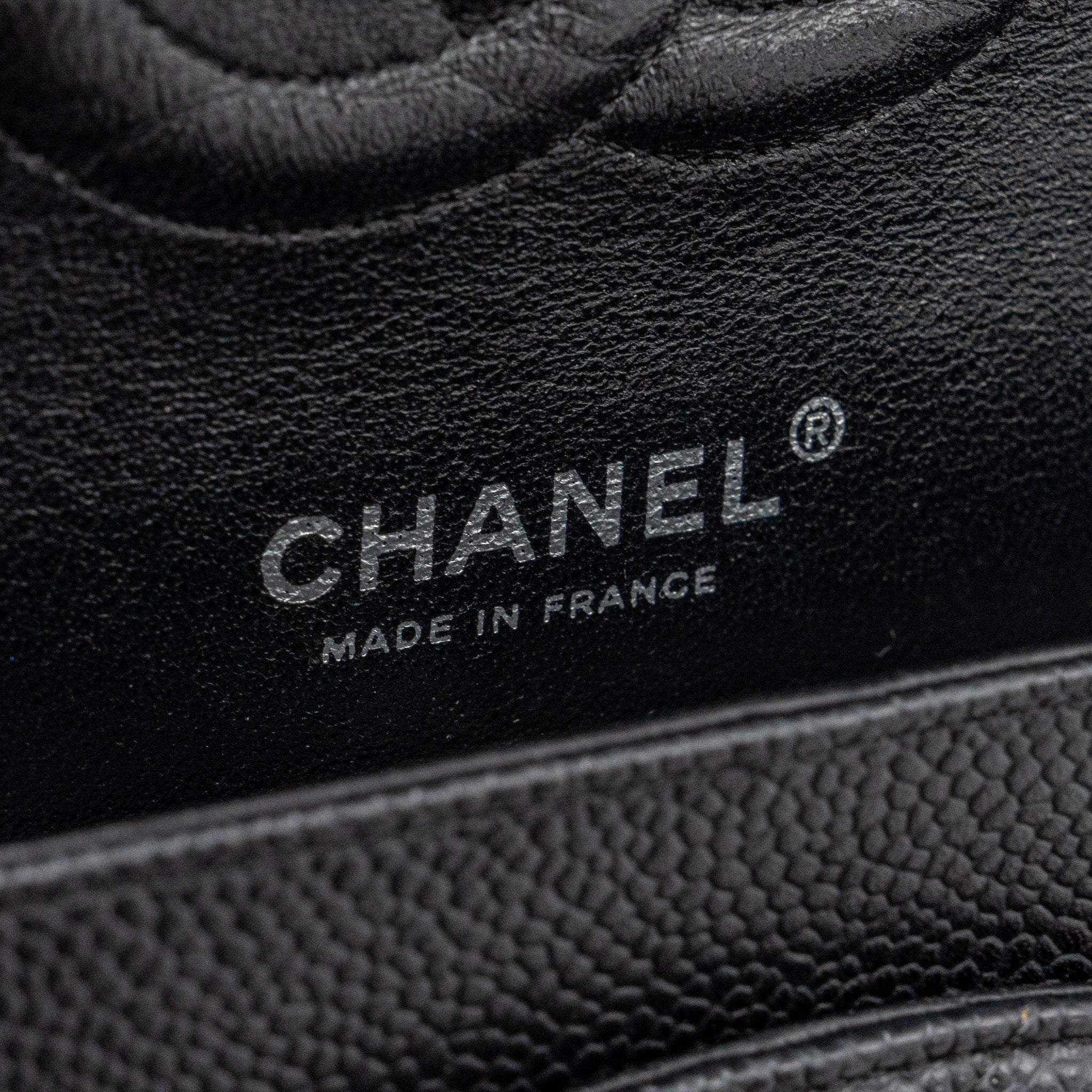 chanel-medium-classic-double-flap-bag-caviar-black-shw-4