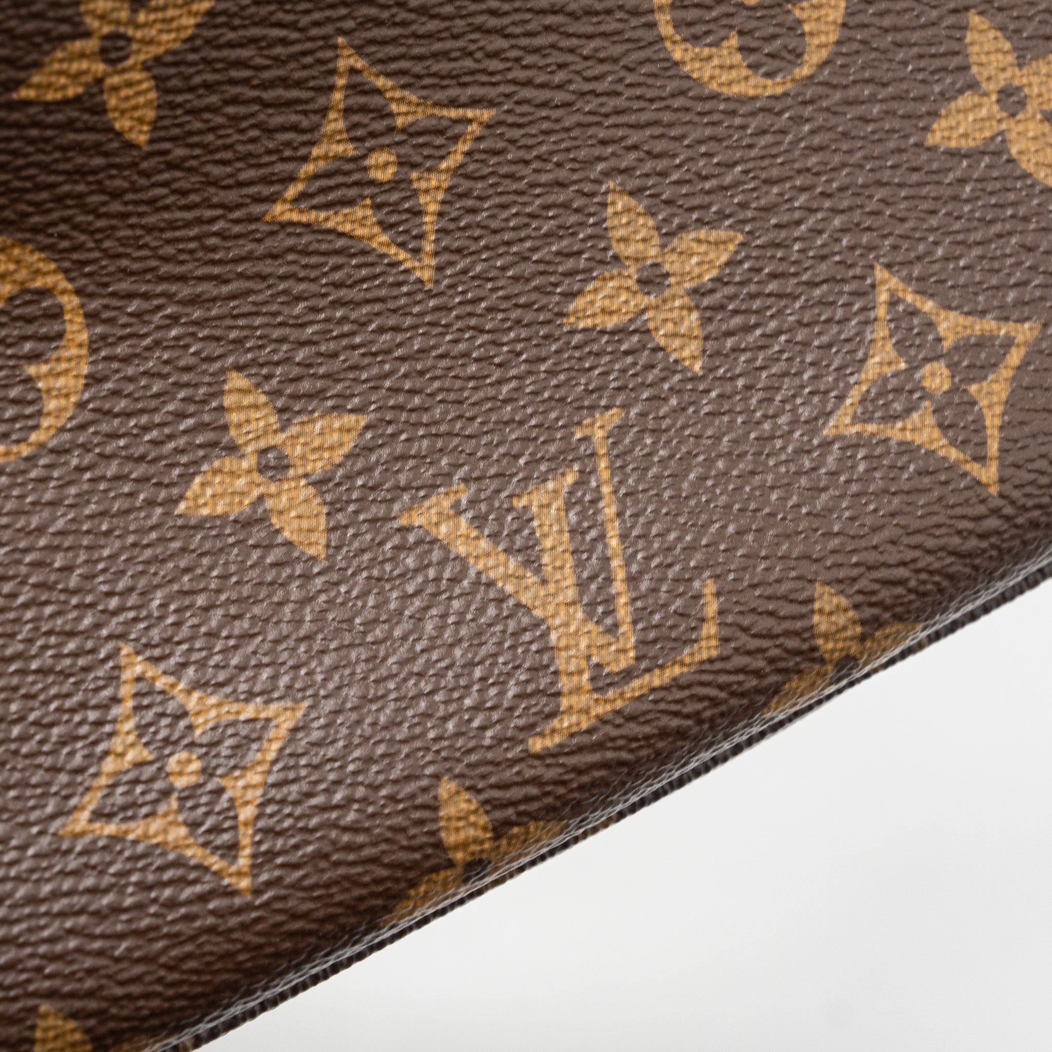 louis-vuitton-pochette-accessories-monogram-canvas-ghw-5