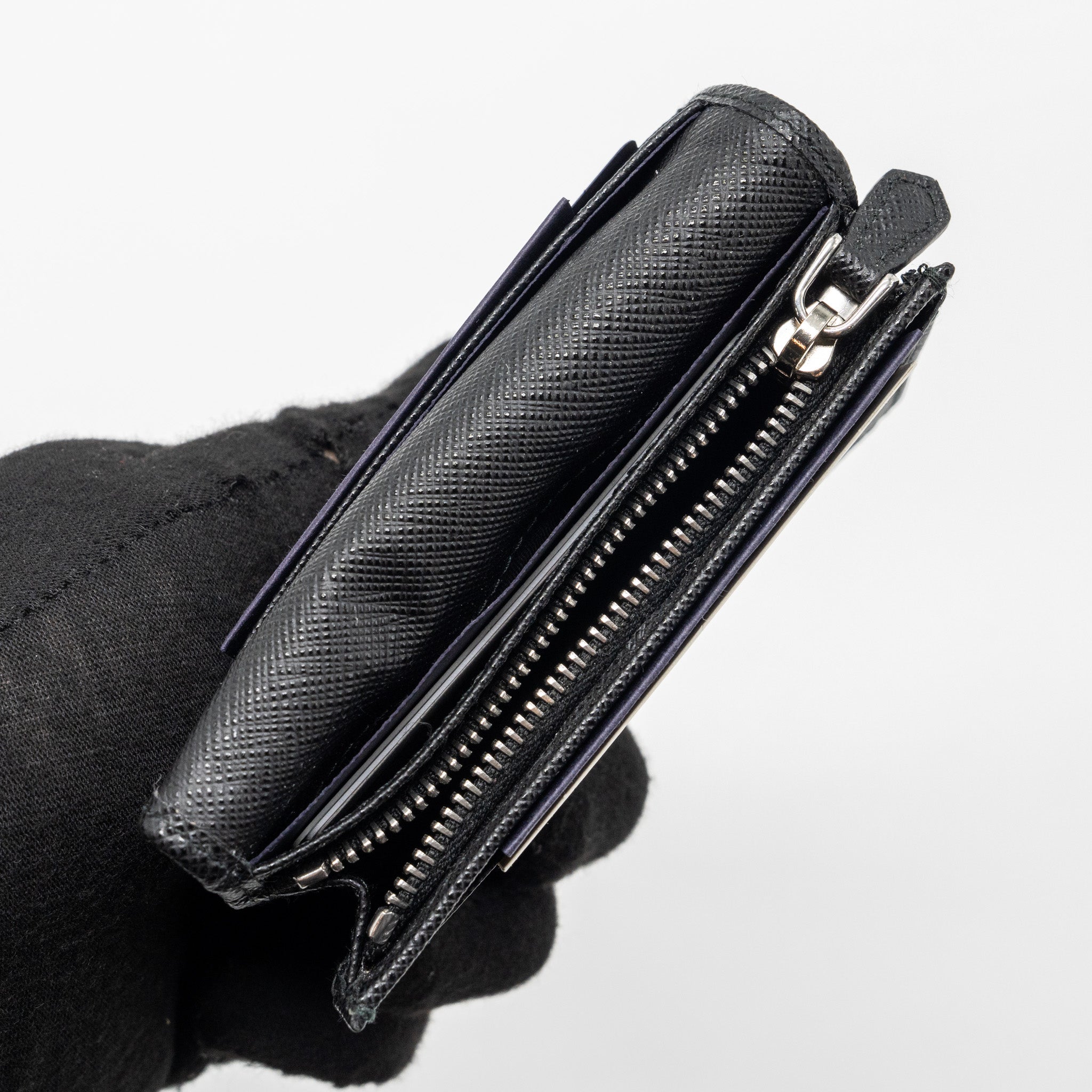 prada-small-wallet-saffiano-calfskin-leather-black-shw