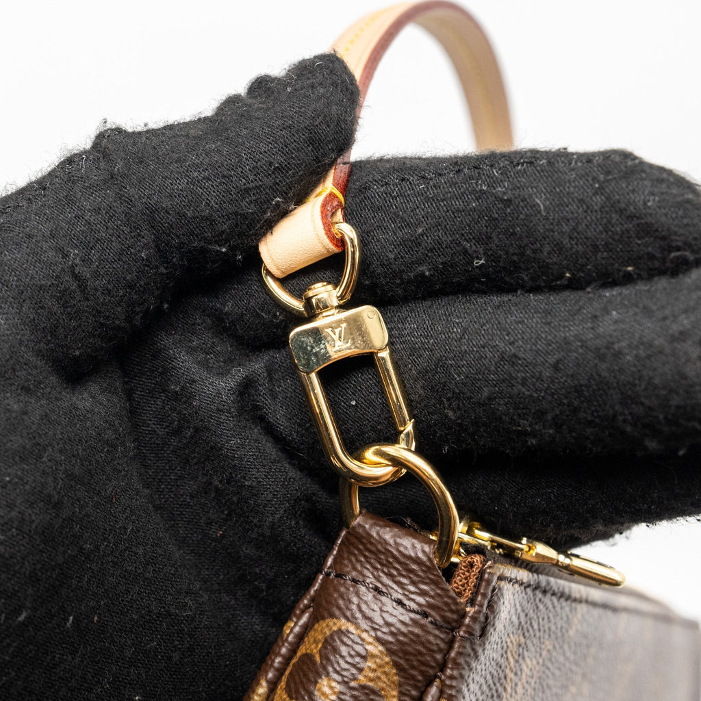 louis-vuitton-pochette-accessories-monogram-canvas-ghw-5