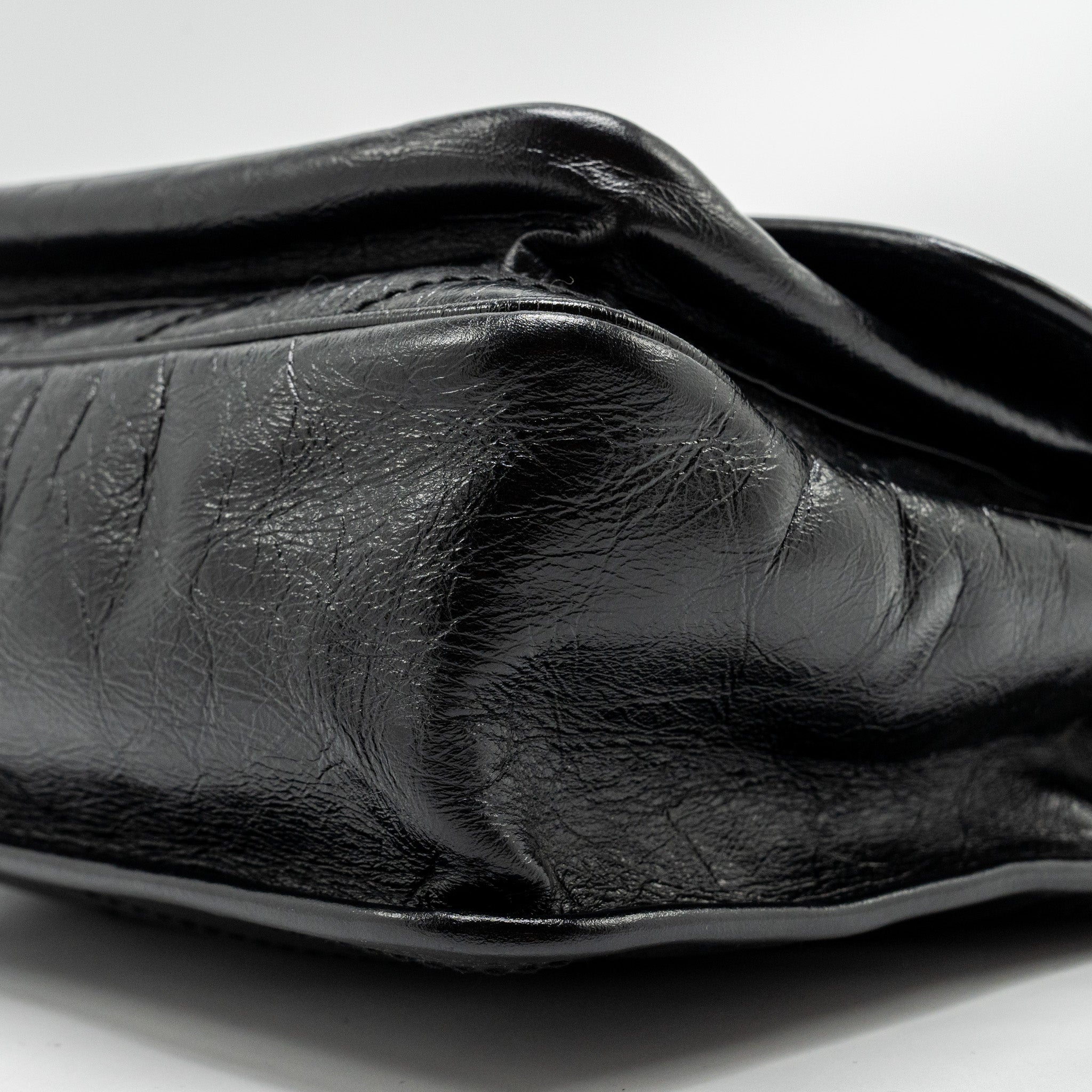 saint-laurent-medium-niki-calfskin-black-ruthenium-hardware