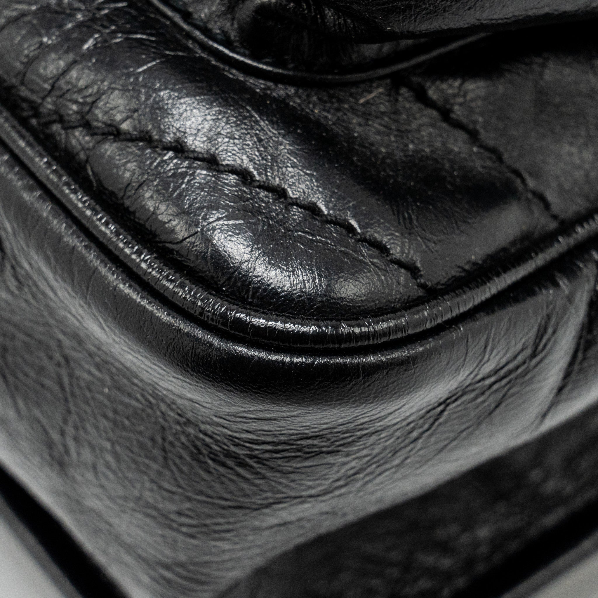saint-laurent-medium-niki-calfskin-black-ruthenium-hardware