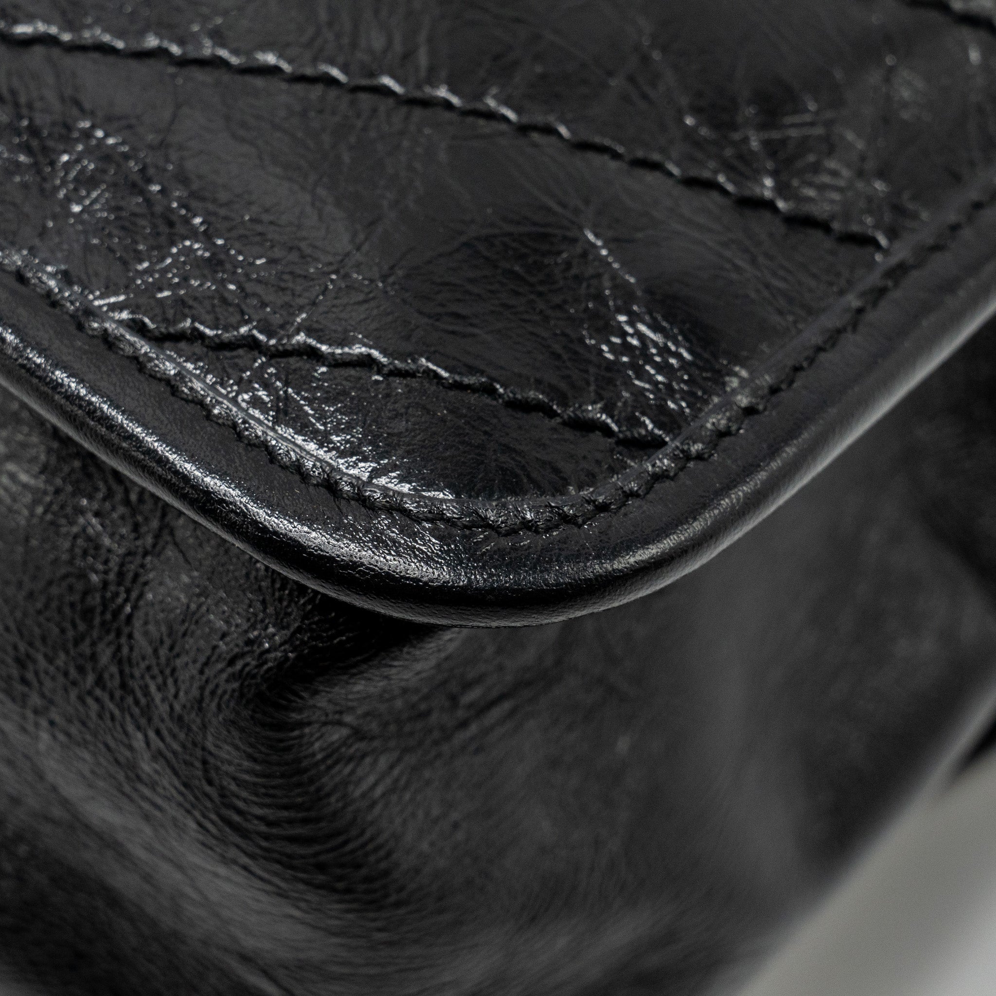 saint-laurent-medium-niki-calfskin-black-ruthenium-hardware
