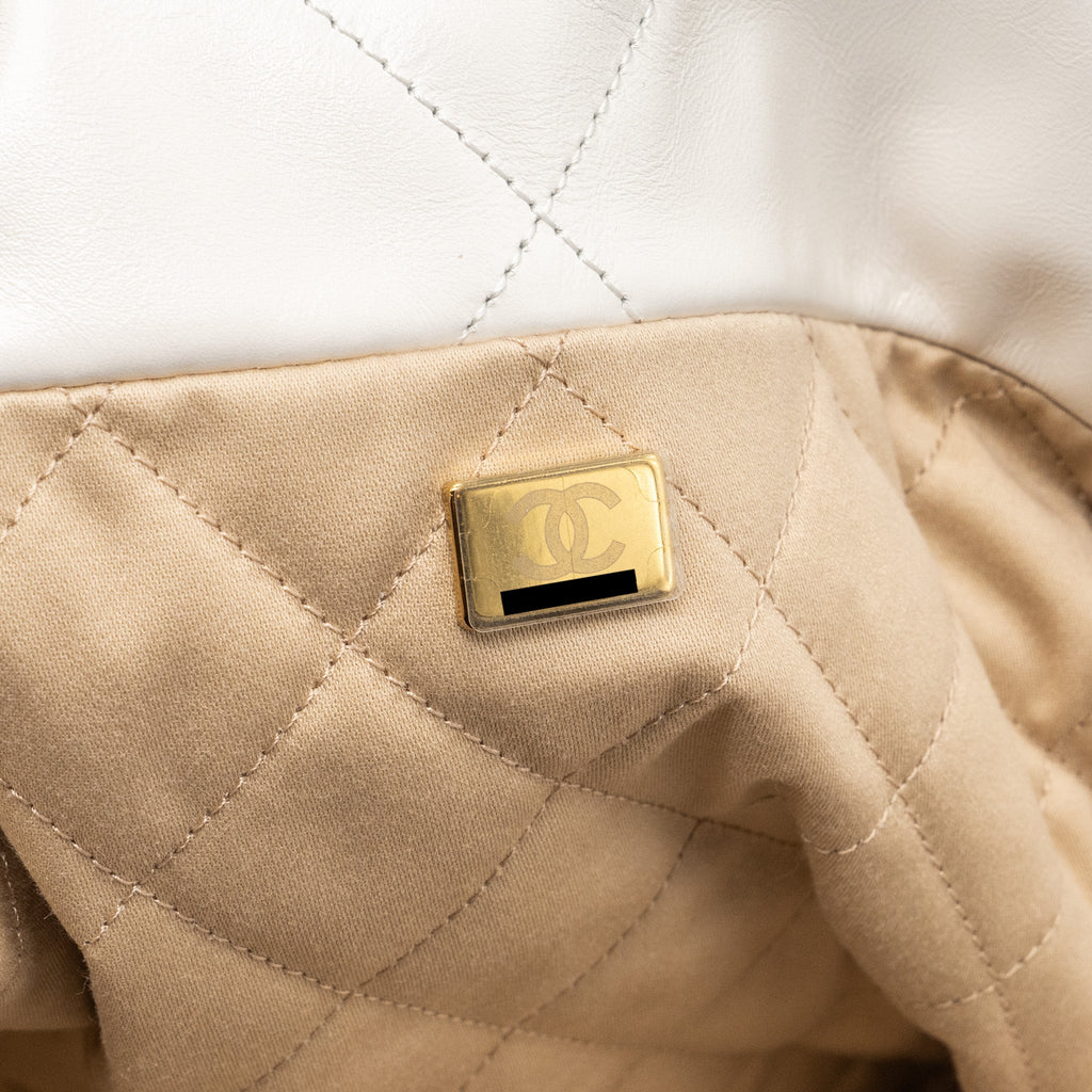 chanel-medium-22-bag-calfskin-white-ghw-microchip