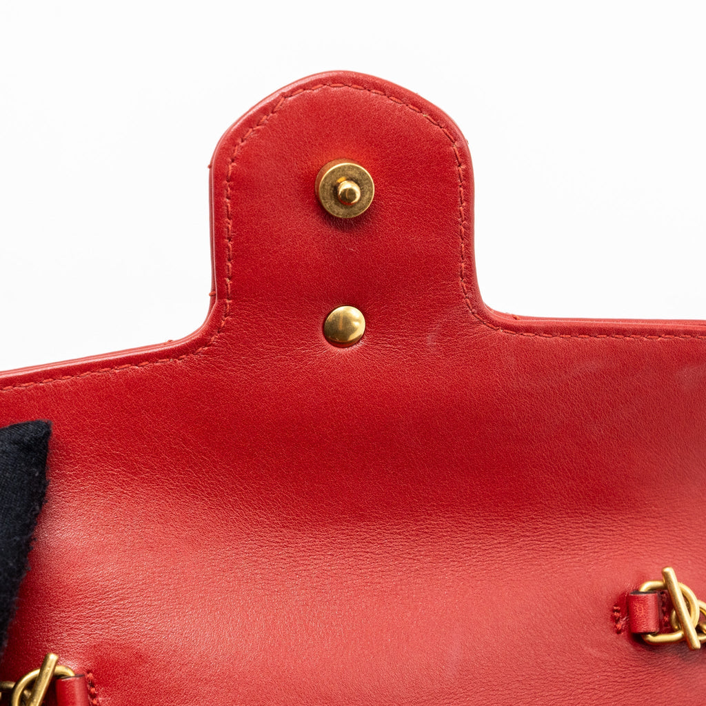 gucci-marmont-super-mini-matelasse-chevron-leather-red-ghw