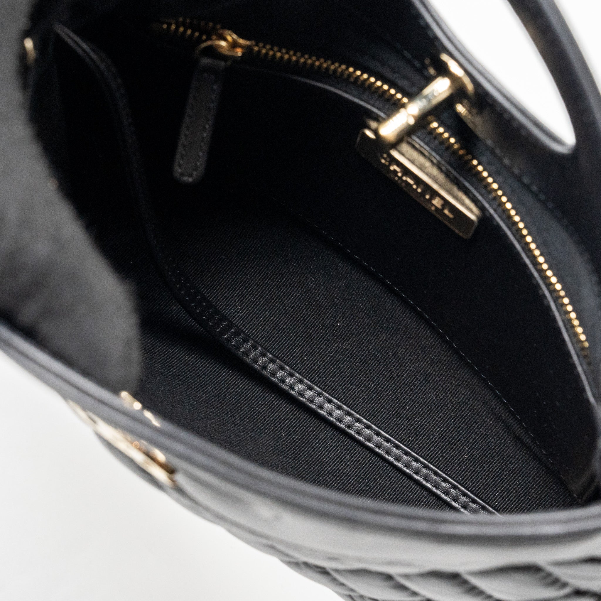 chanel-23a-mini-31-bag-calfskin-black-lghw-microchip-1