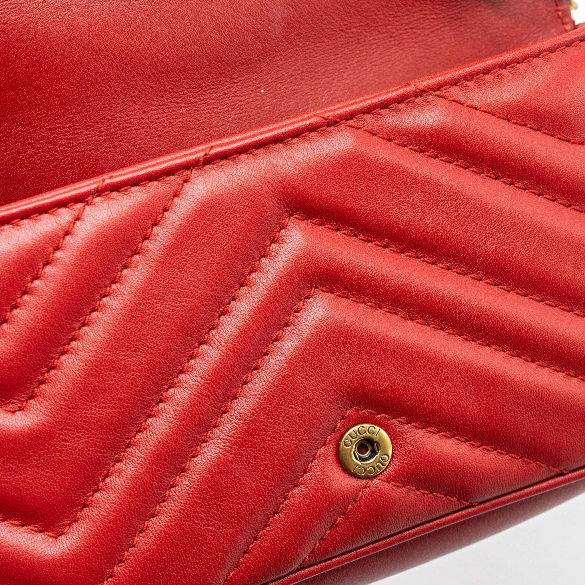 gucci-marmont-super-mini-matelasse-chevron-leather-red-ghw