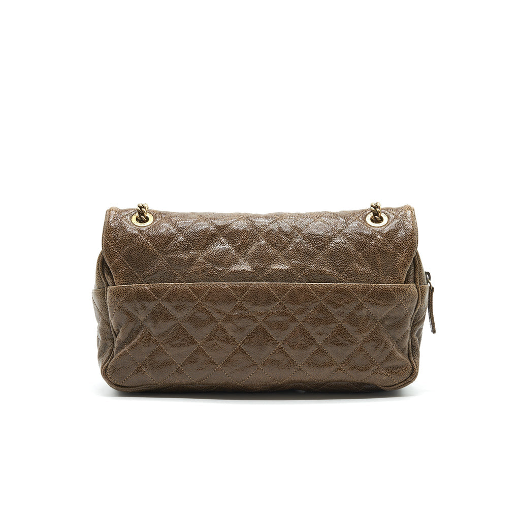 chanel-seasonal-caviar-jumbo-flap-bag-with-ghw