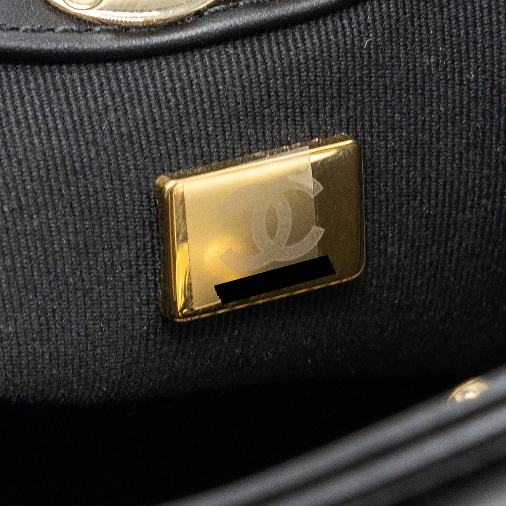 chanel-23a-mini-31-bag-calfskin-black-lghw-microchip-1