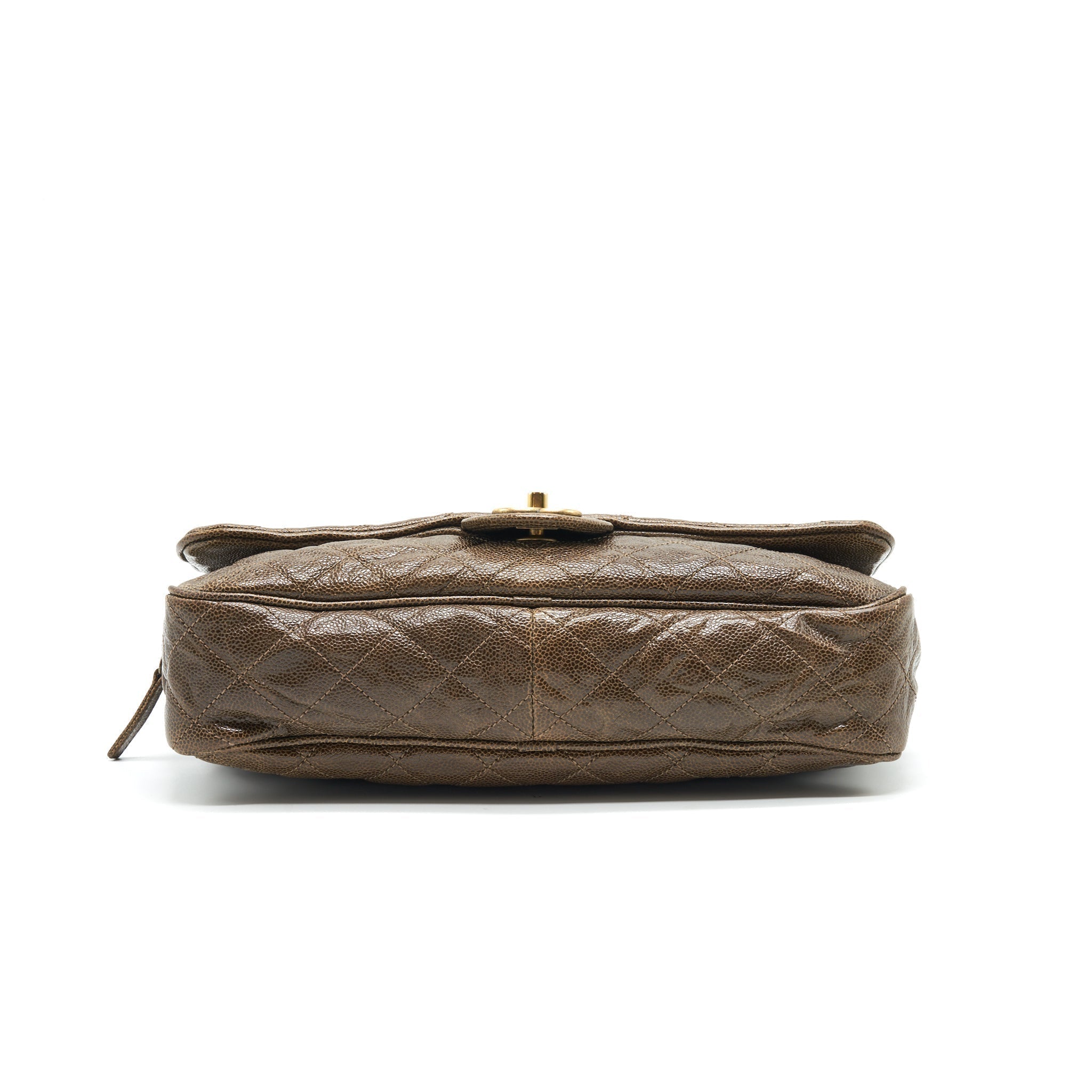 chanel-seasonal-caviar-jumbo-flap-bag-with-ghw