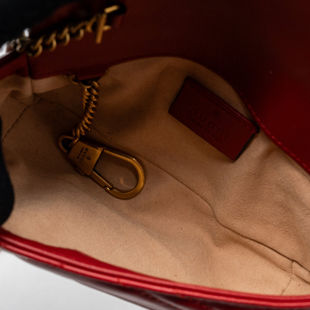 gucci-marmont-super-mini-matelasse-chevron-leather-red-ghw