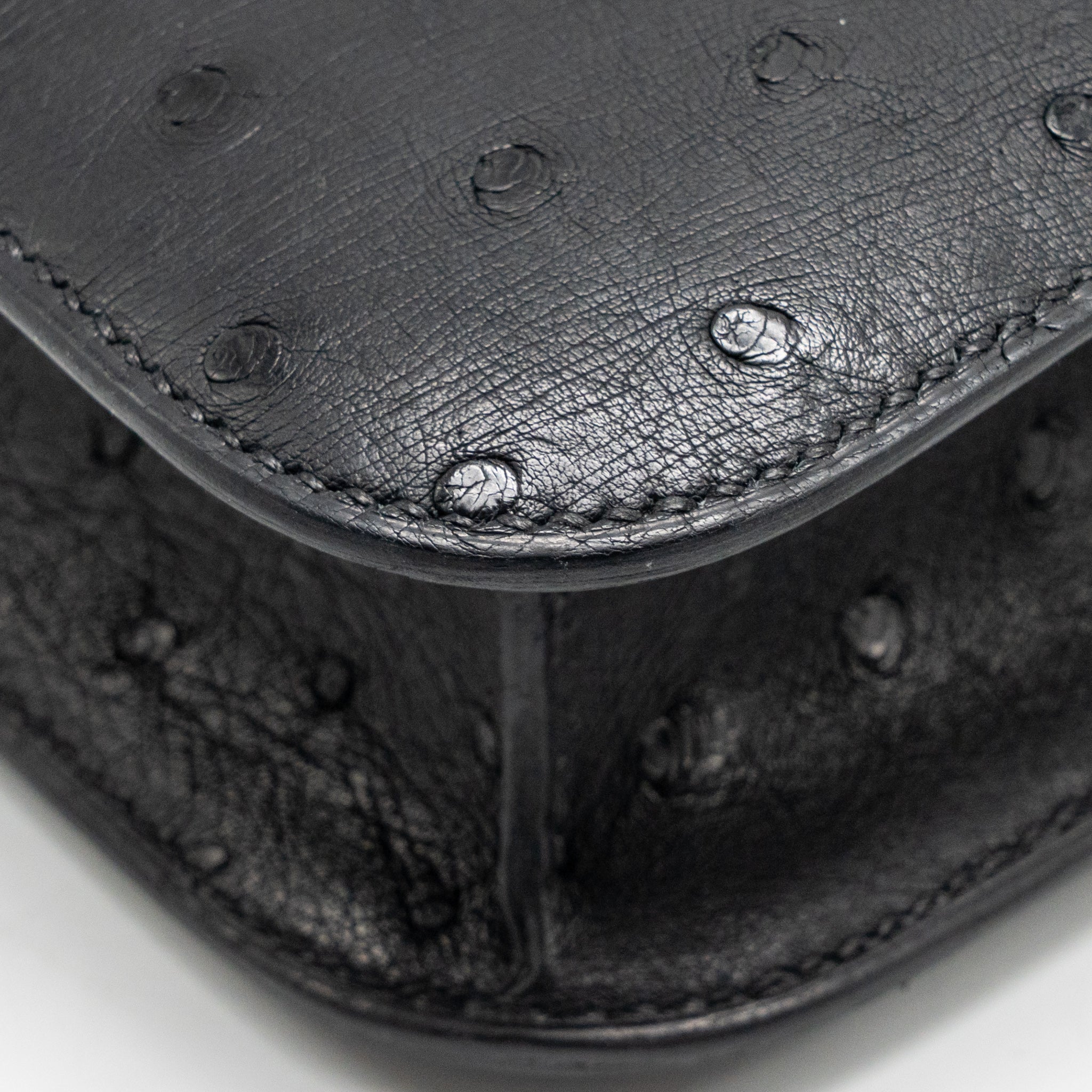 hermes-constance-24-ostrich-black-shw-stamp-k