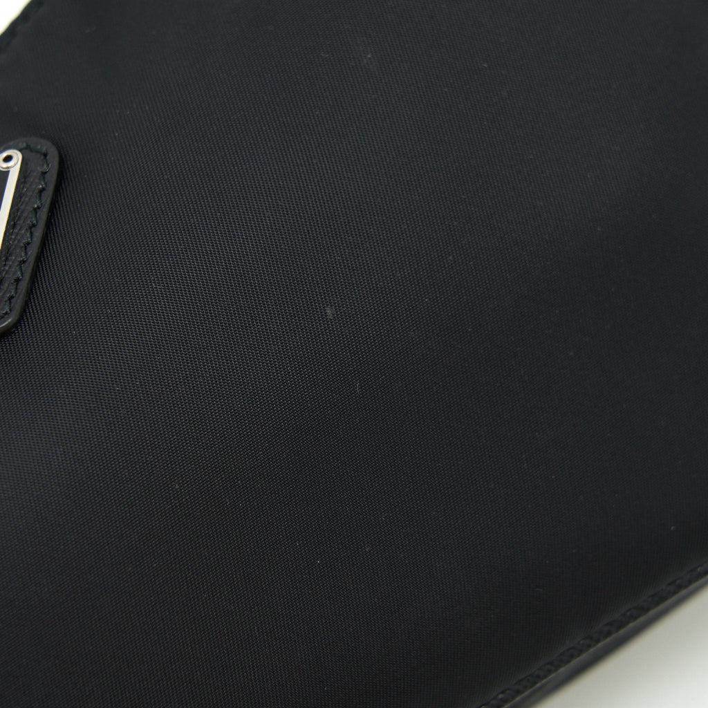 prada-re-edition-2005-shoulder-bag-canvas