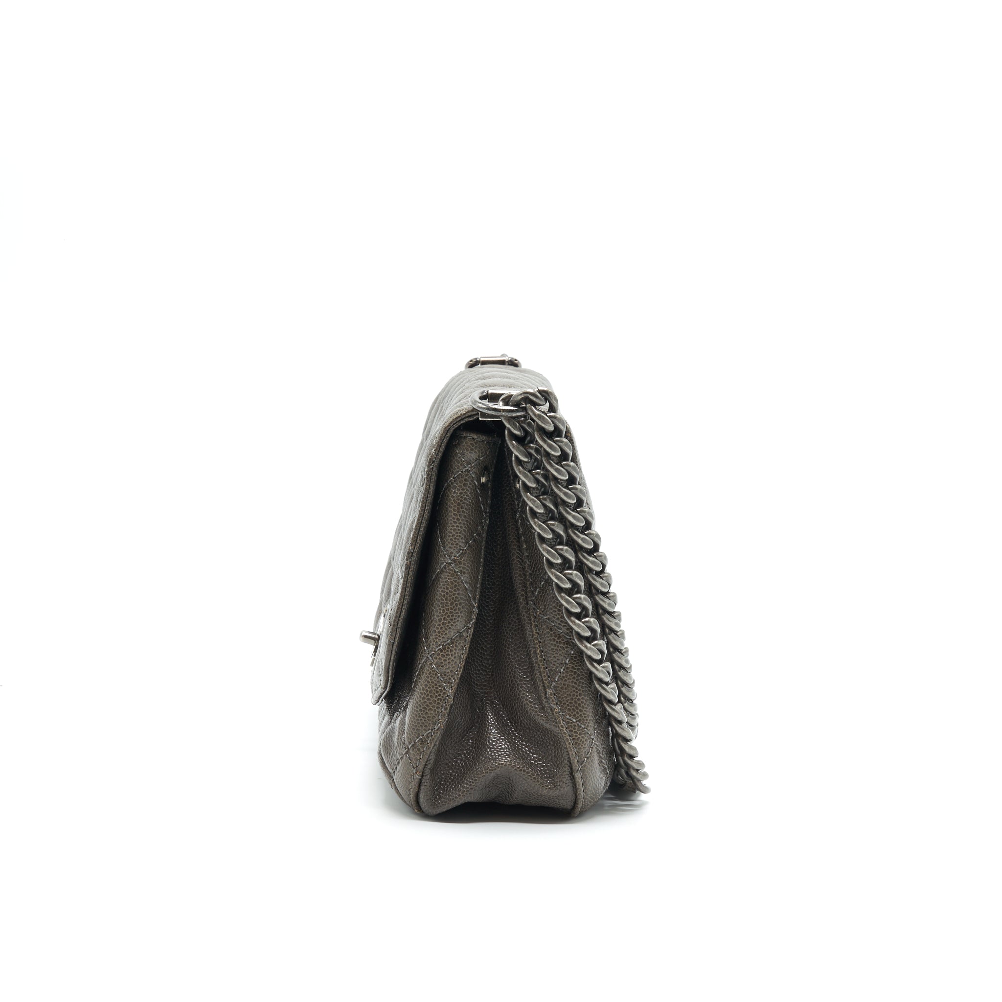 chanel-seasonal-jumbo-caviar-flap-bag-grey-with-ruthenium-hardware